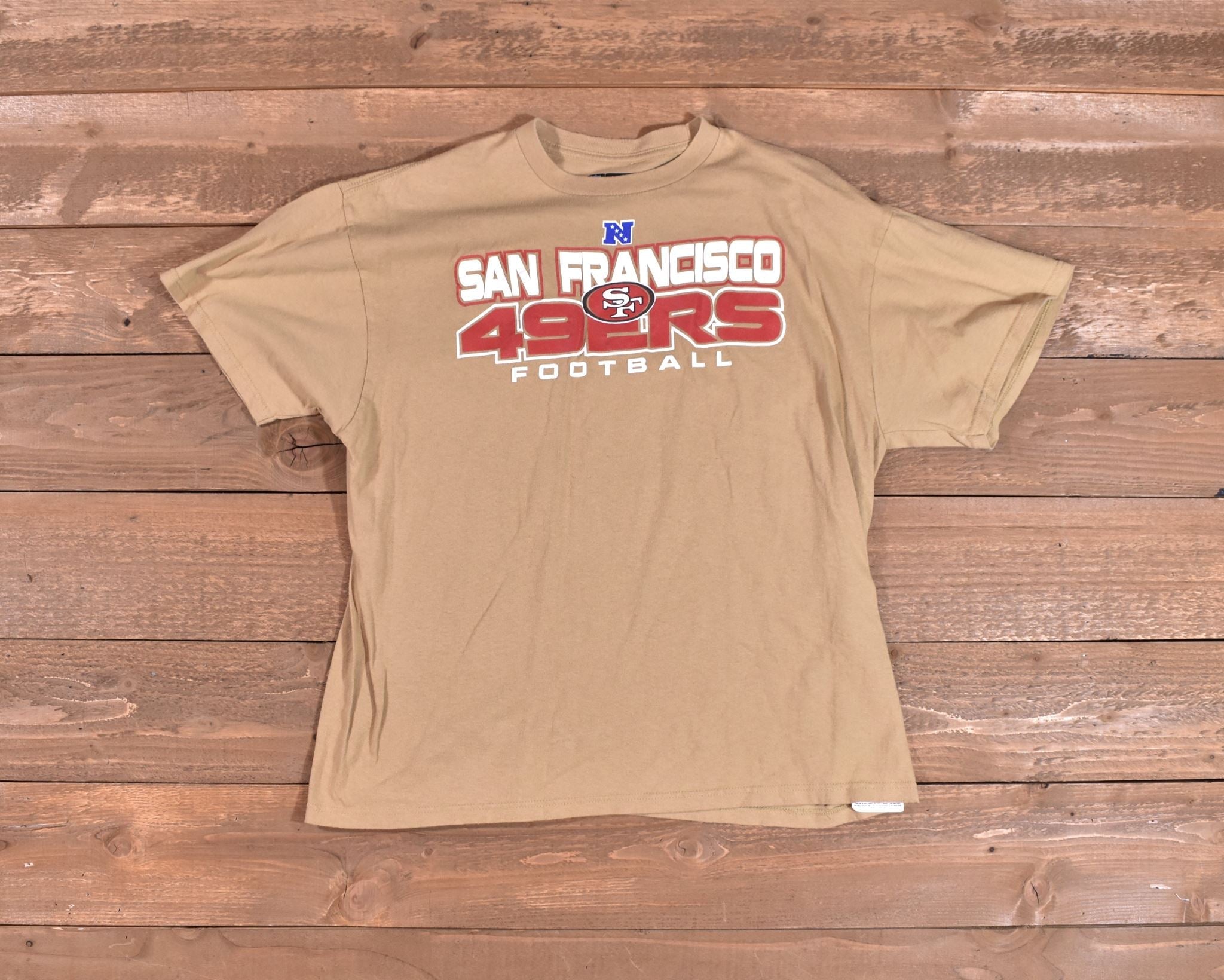 San Fransisco 49ers NFL Football t-shirt Mens XL Authentic Used Gold and red