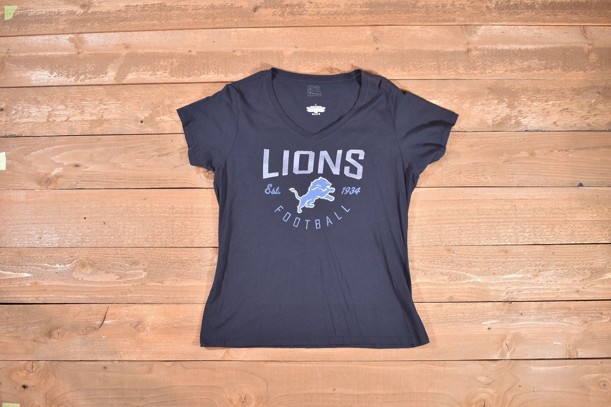 Detriot Lions Womans Top Large Pro Line Authentic NFL Football t-shirt Used