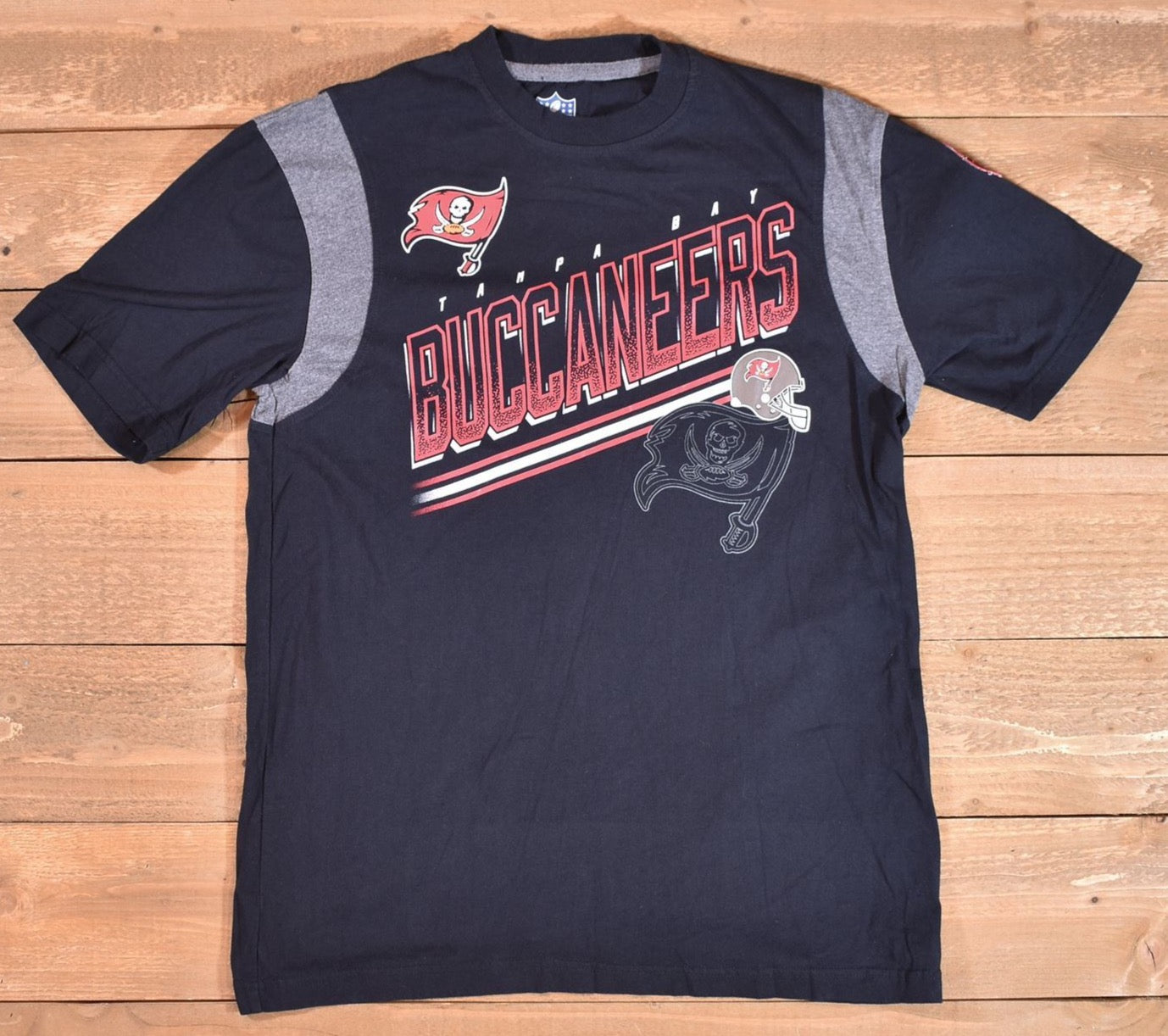 Tampa Bay Buccaneers Mens t shirt Large NFL Football Shirt Used