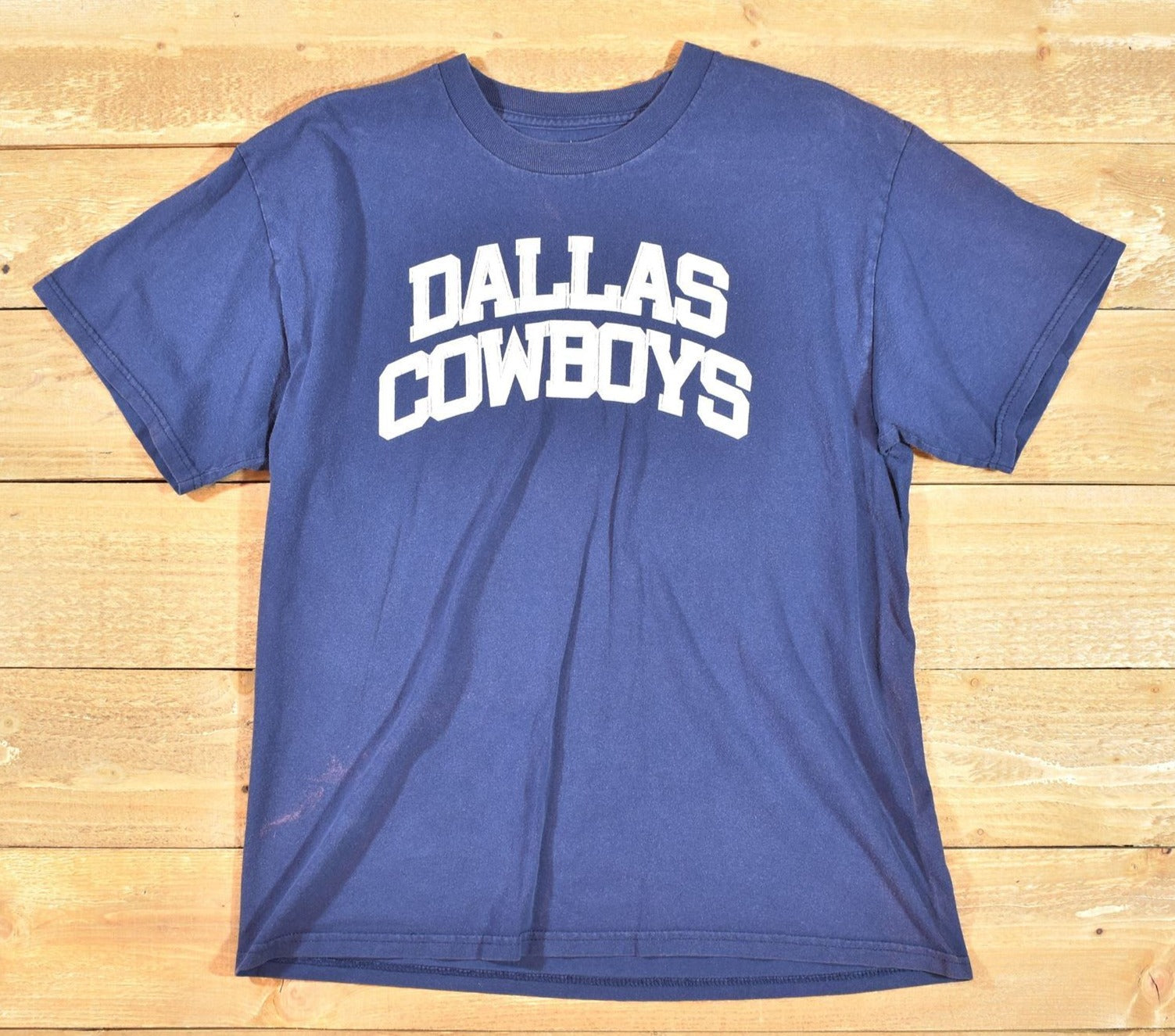Dallas Cowboys mens t shirt Medium sized Authentic NFL Football shirt Used