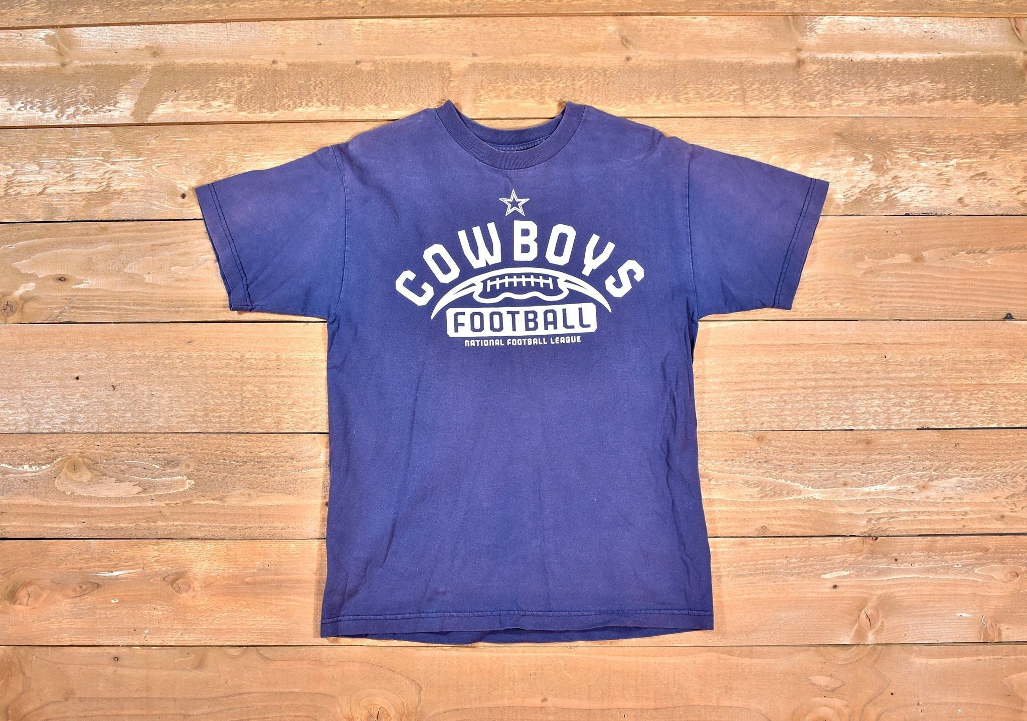Dallas Cowboys Football National Football League NFL Football Tee Mens Small