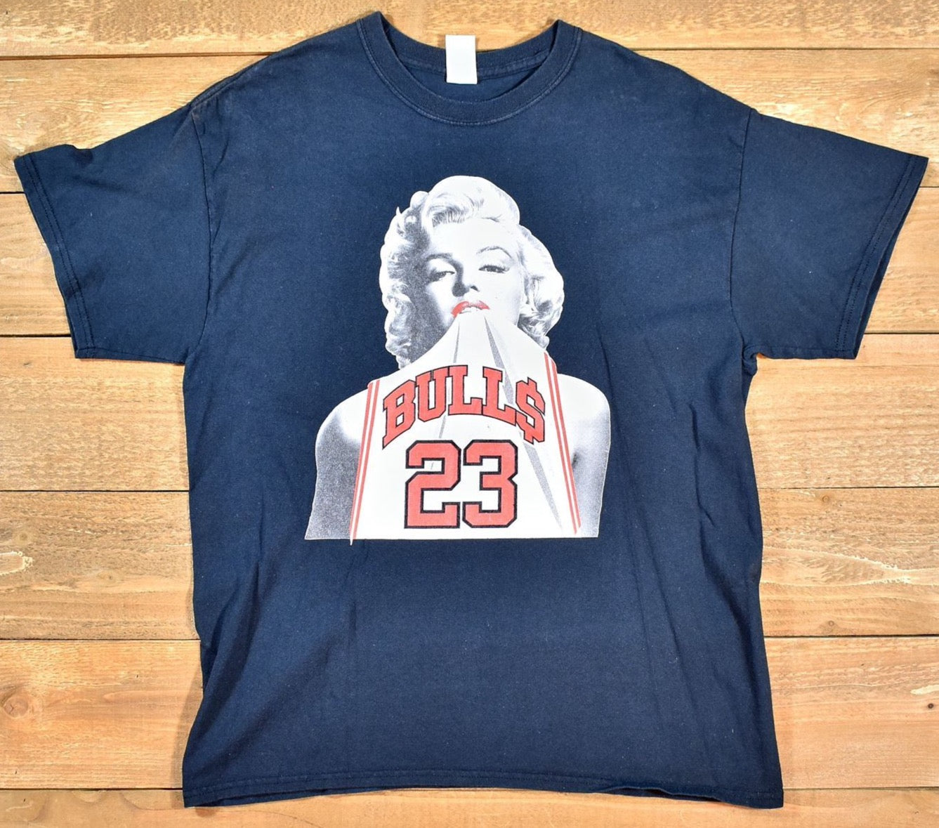 Chicago Bullls 23 Black used t shirt