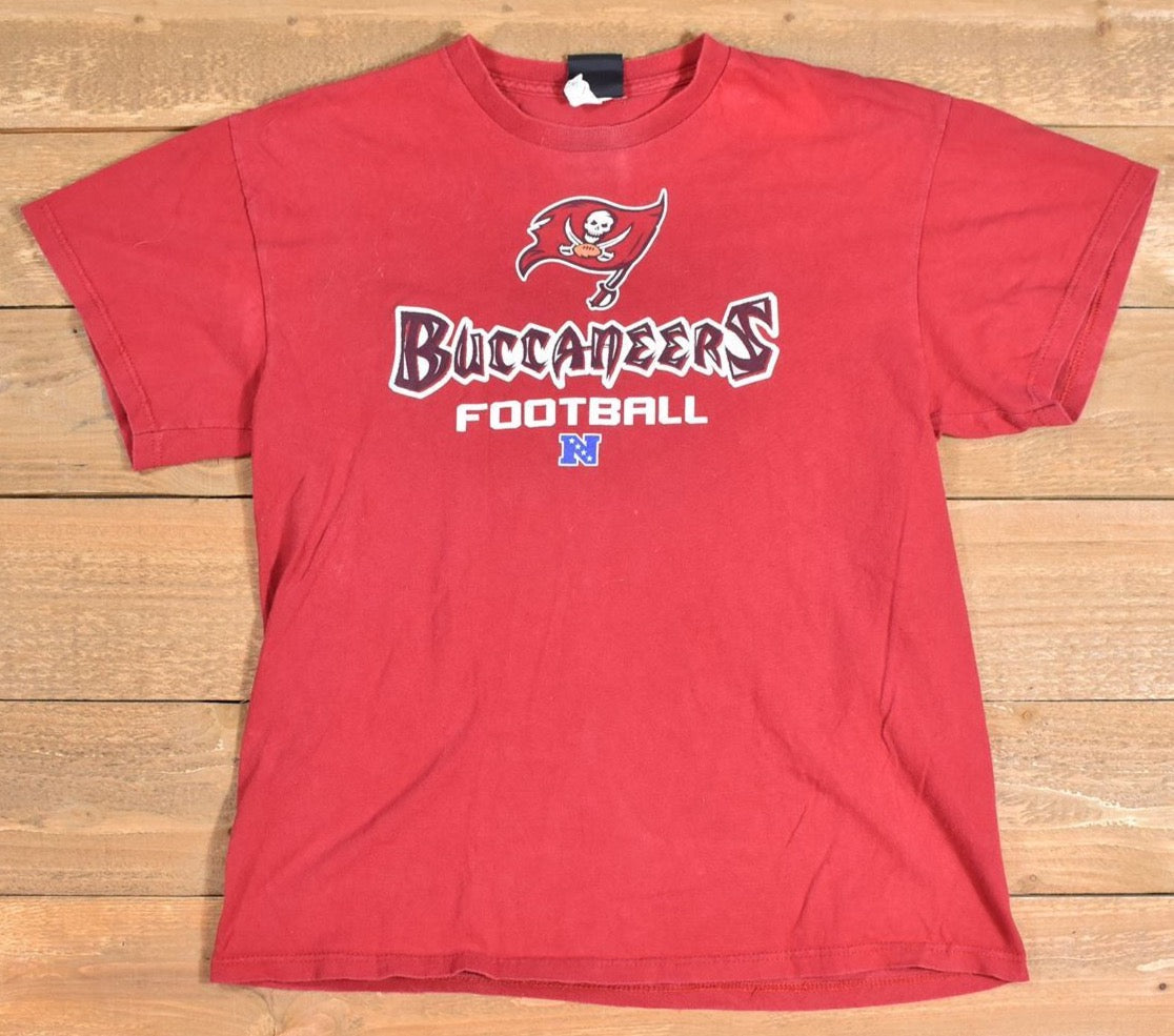 Buccaneers Football t shirt used mens Large t shirt Authentic NFL Football Tee