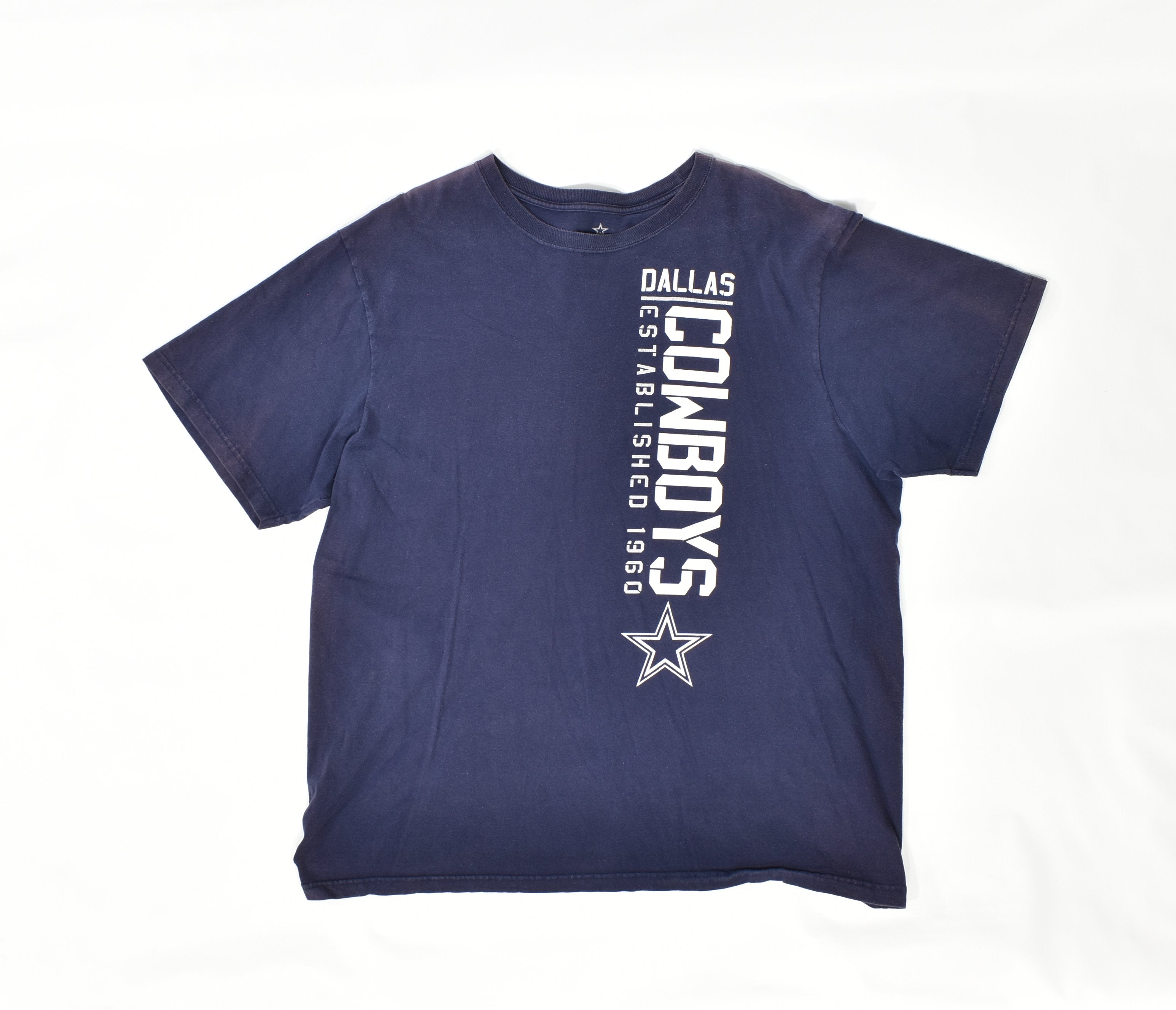 Dallas Cowboys mens t shirt XL Mens T shirt Used Sun Damaged Shoulders