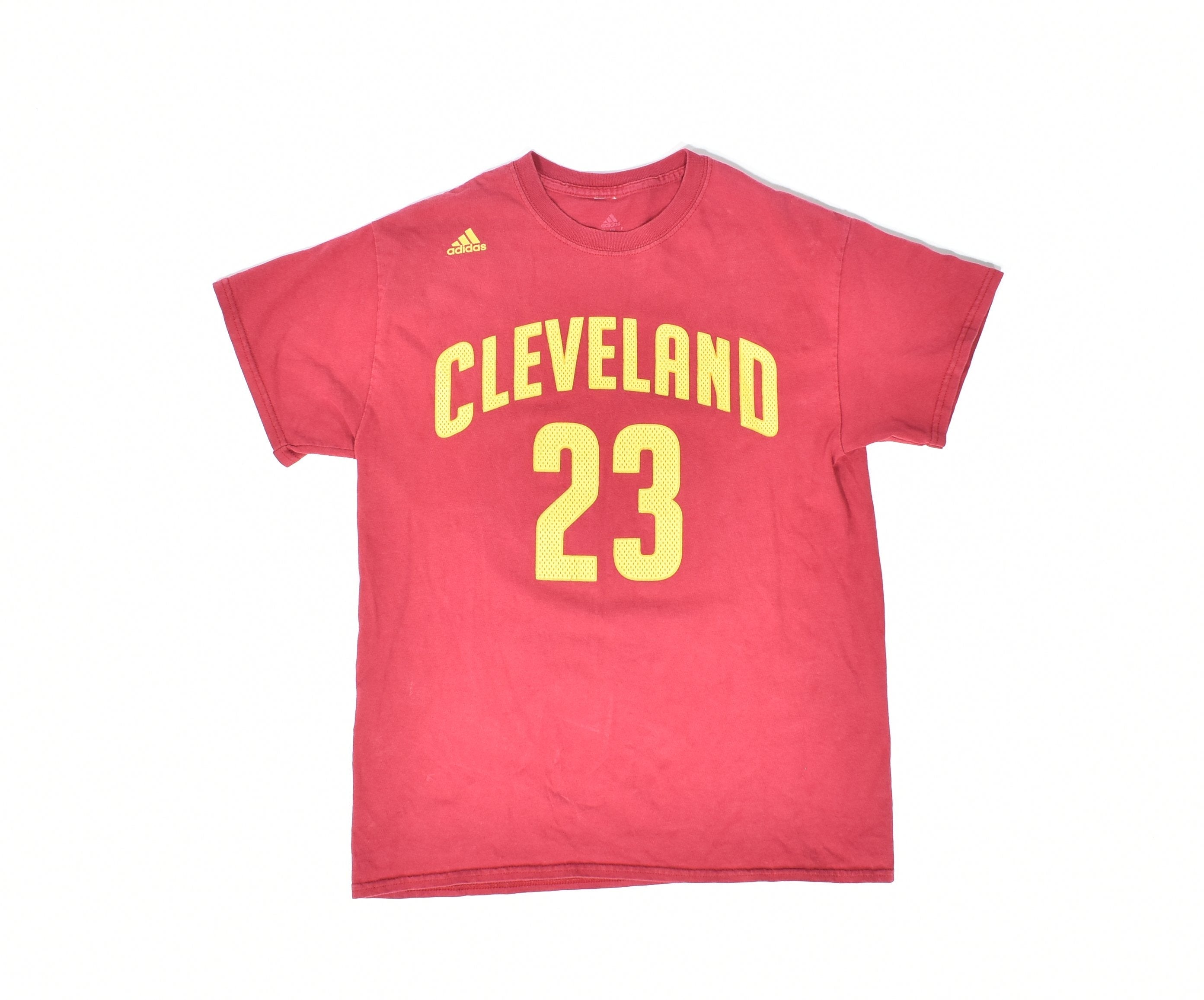 Cleveland Cavs 23 Red NBA T shirt Basketball shirt James Medium USED