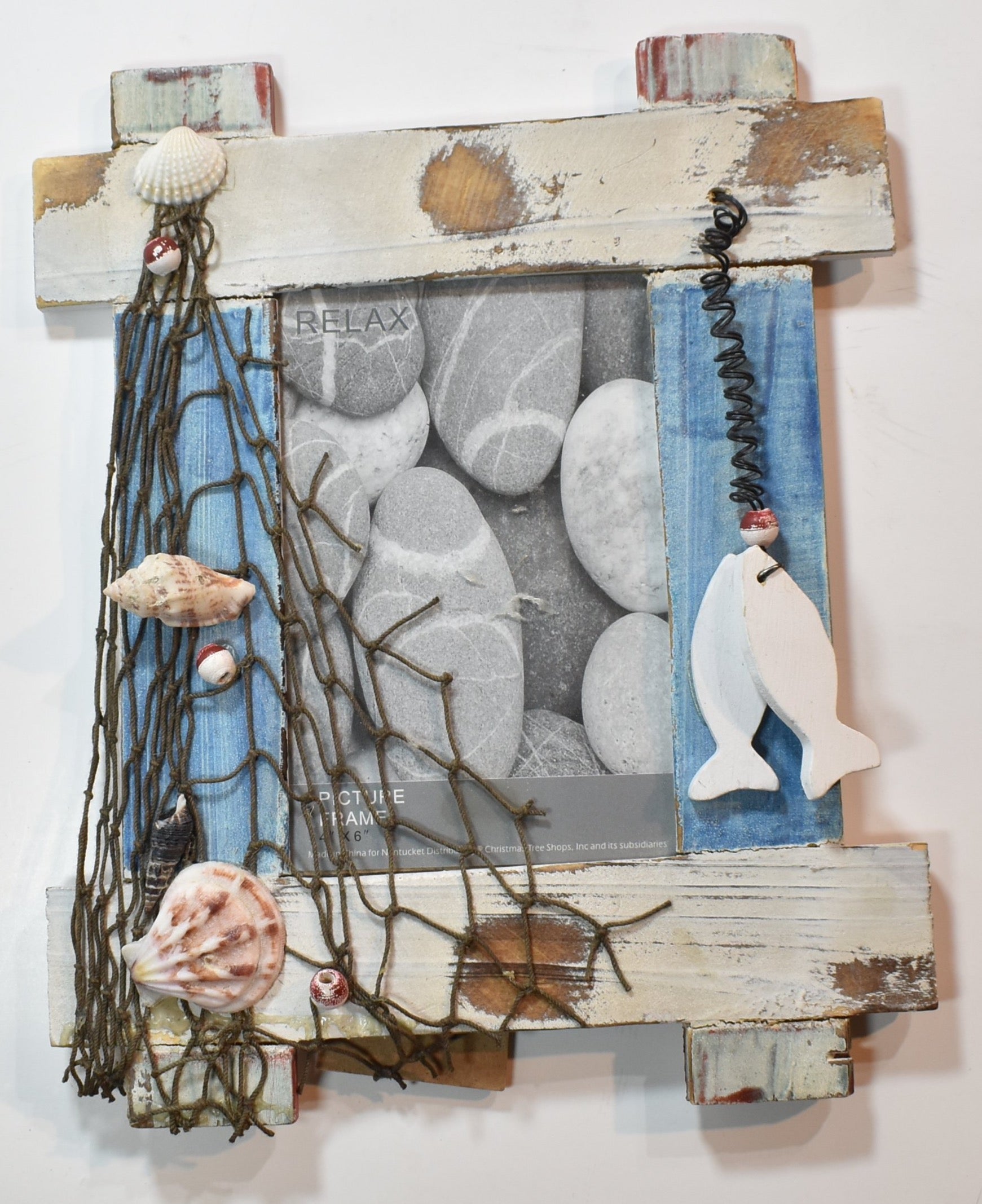 picture frame Beach wood framed sea shells ocean themed Used 4 x 6