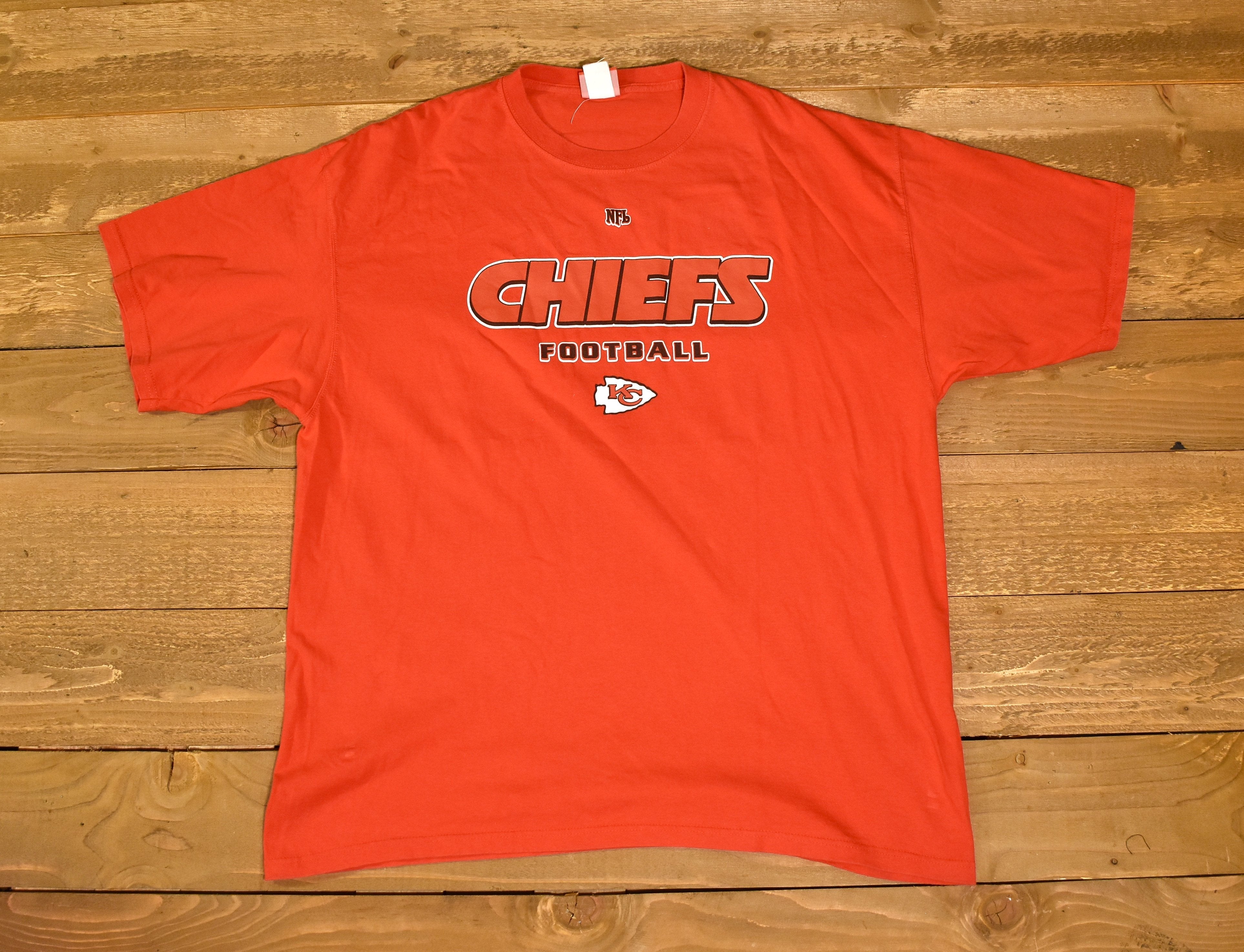 Chiefs t-shirt mens 2 xl Nfl football t shirt Kanas City Used red tee