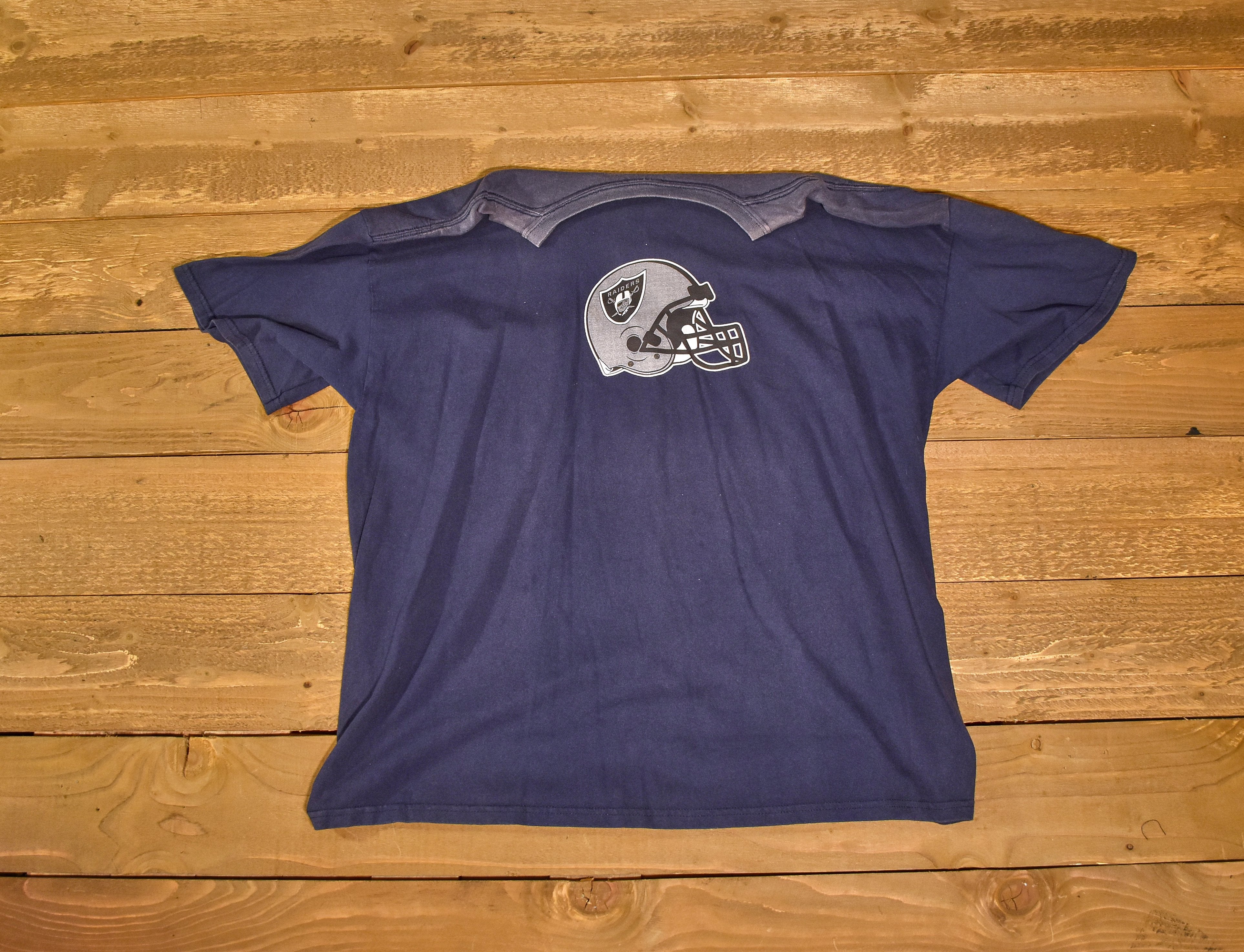 Oakland raider t shirt mens 2 xl t shirt used NFL football shirt