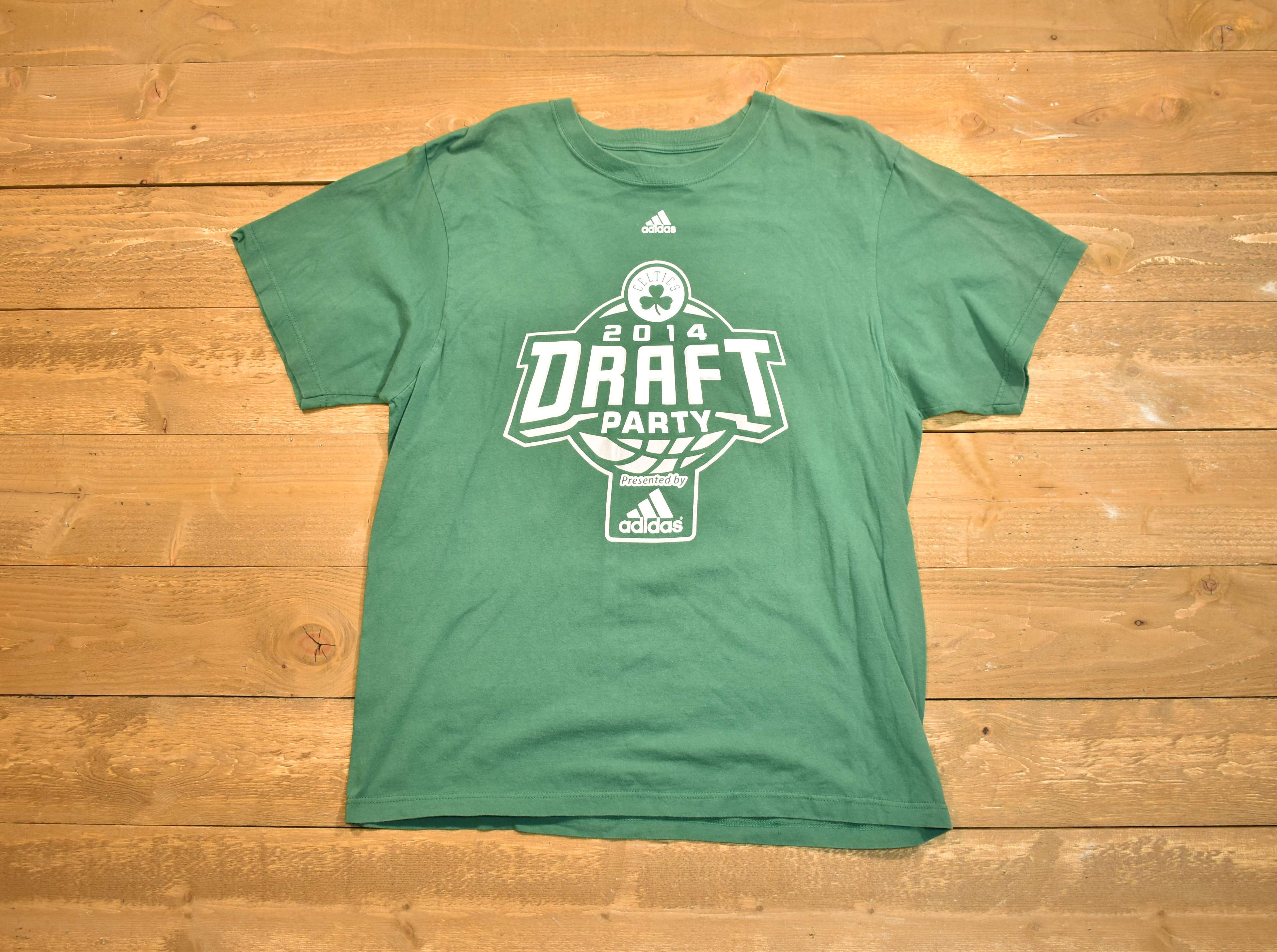 Boston Celtics large female NBA basketball used T-shirt black