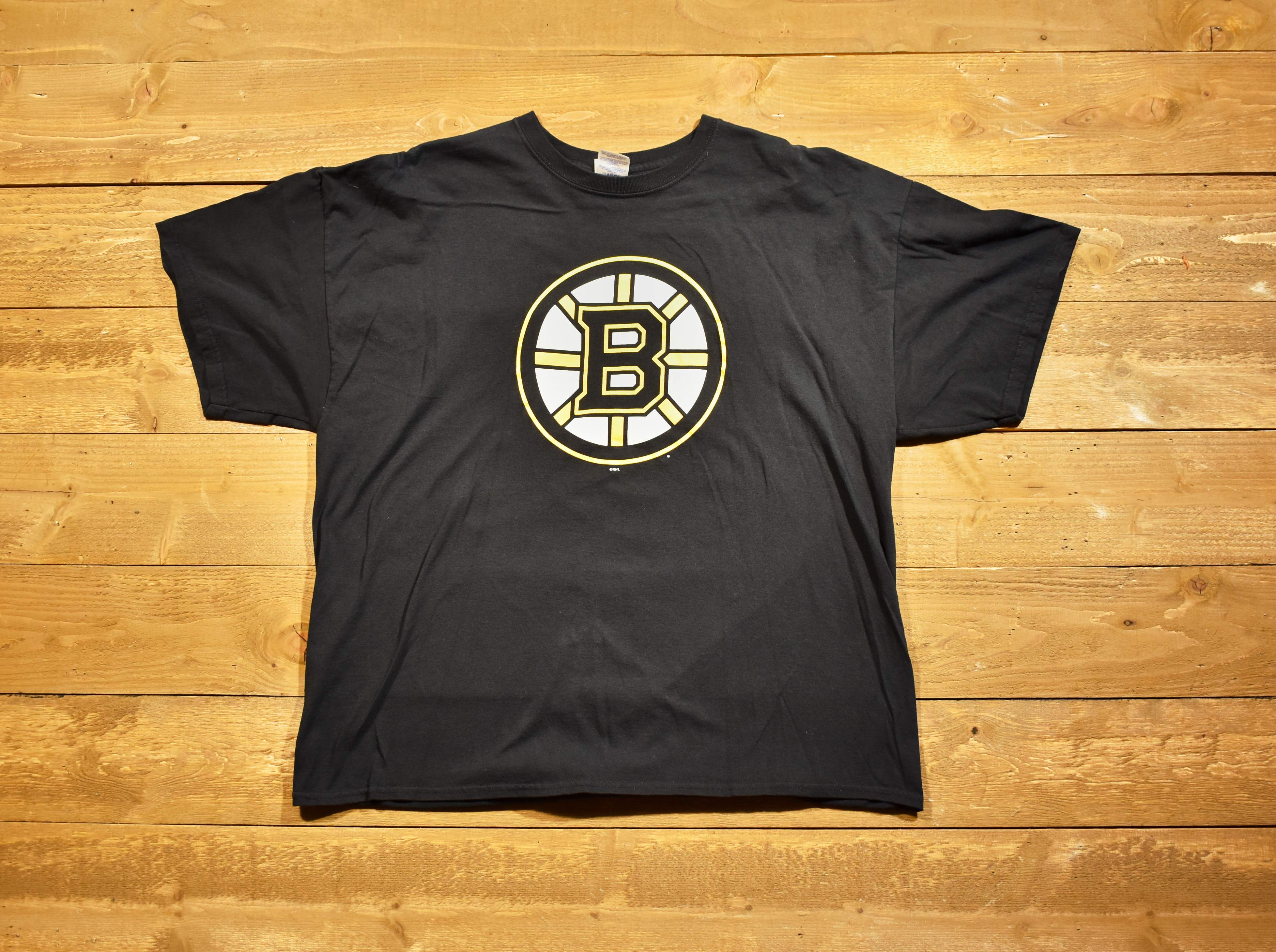 Boston Bruins men's T-shirt NHL hockey two XL black used 46 Krejci