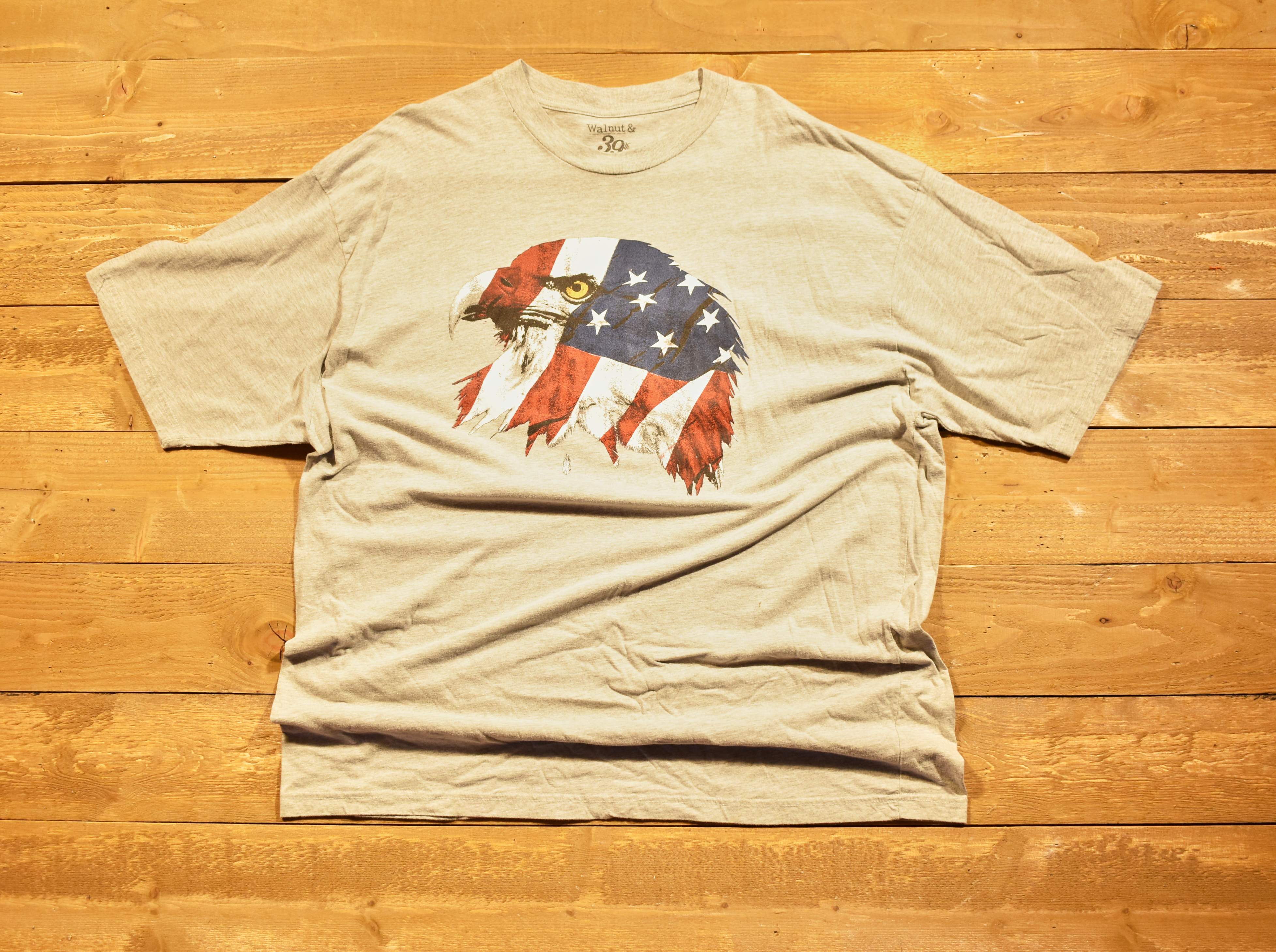 American eagle walnut and 39th T-shirt gray used