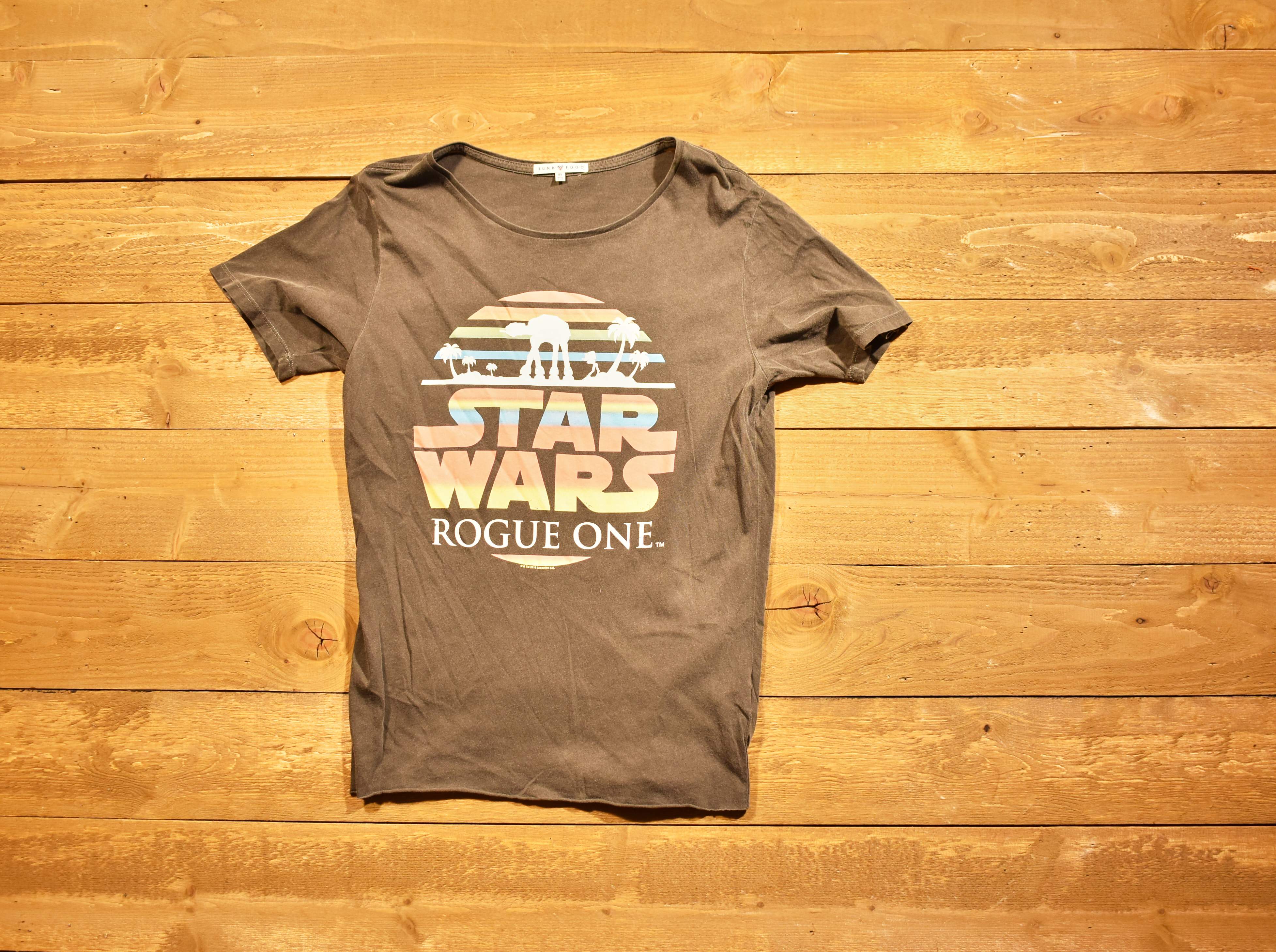 Star Wars rogue one junk food access extra small T-shirt used