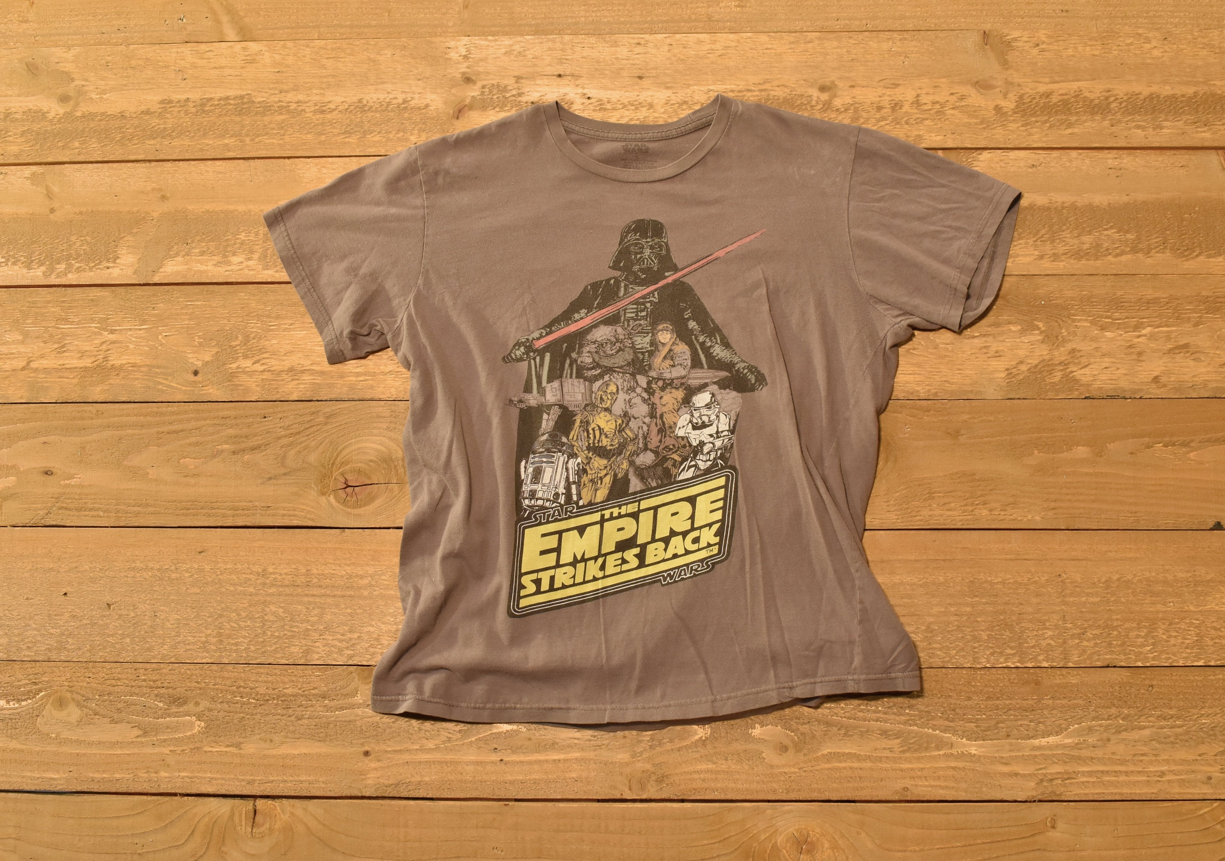 Star Wars Empire strikes back t shirt large