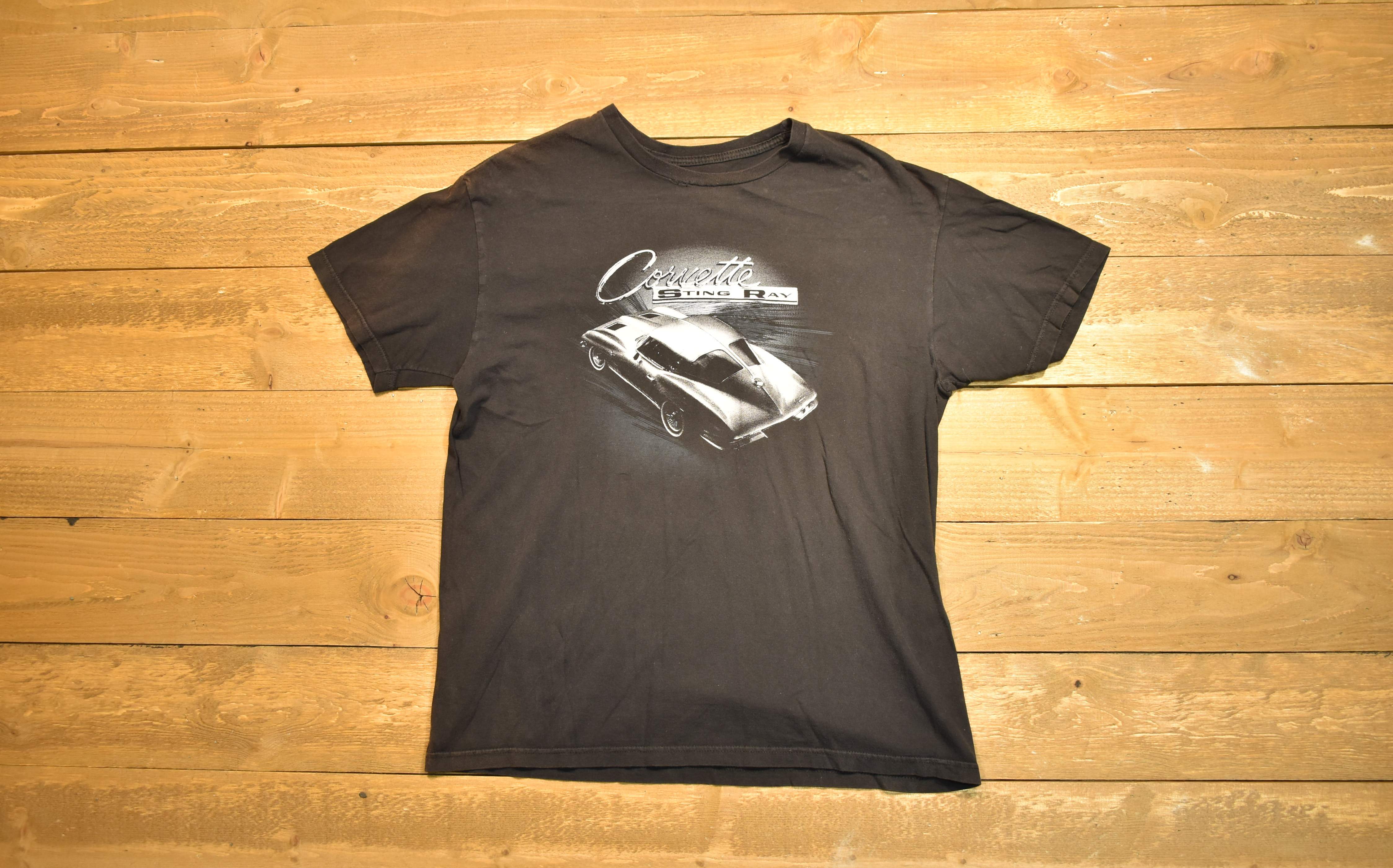 Corvette stingray men's T-shirt large used