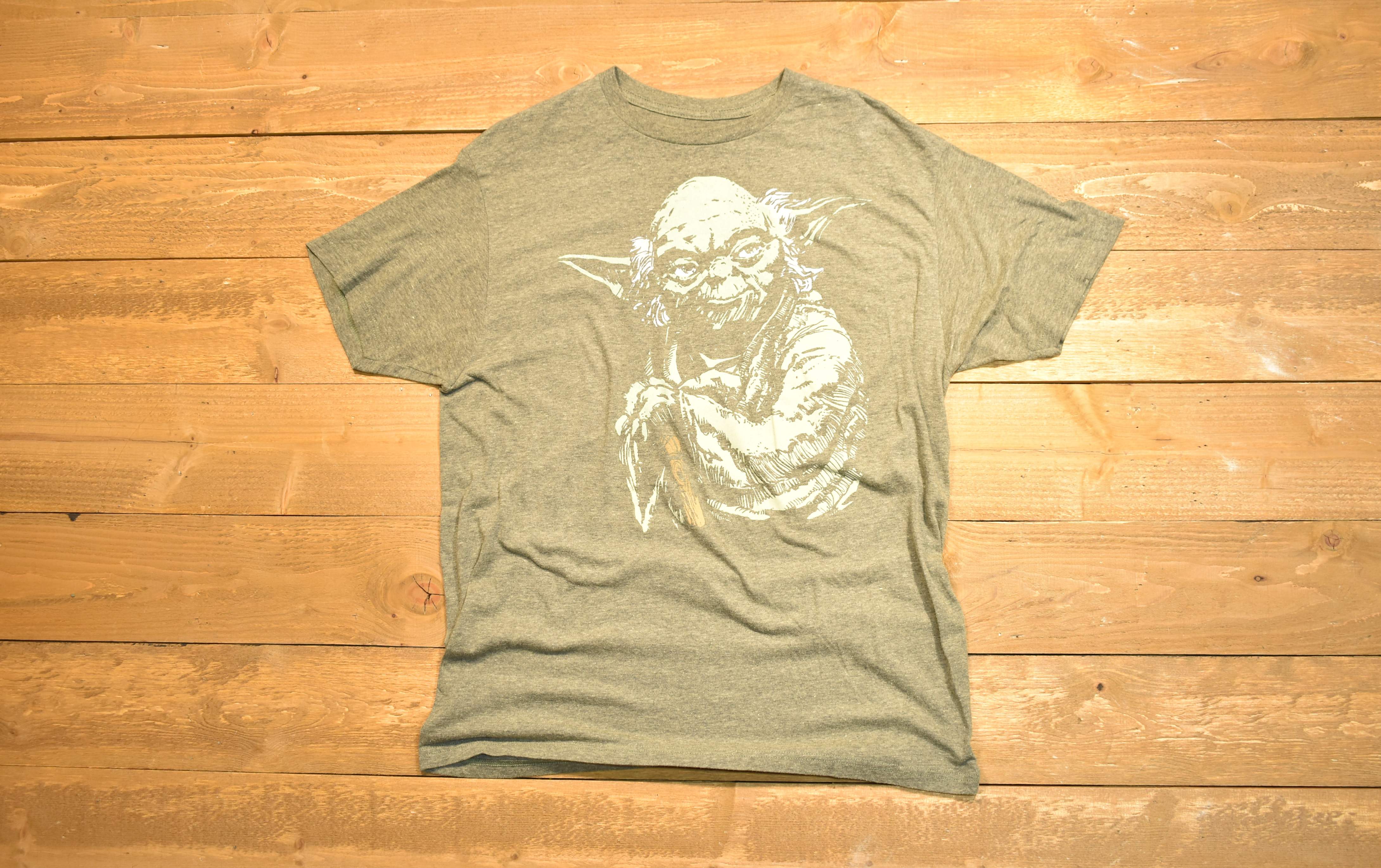 Star Wars T-shirt Yoda large authentic used T-shirt