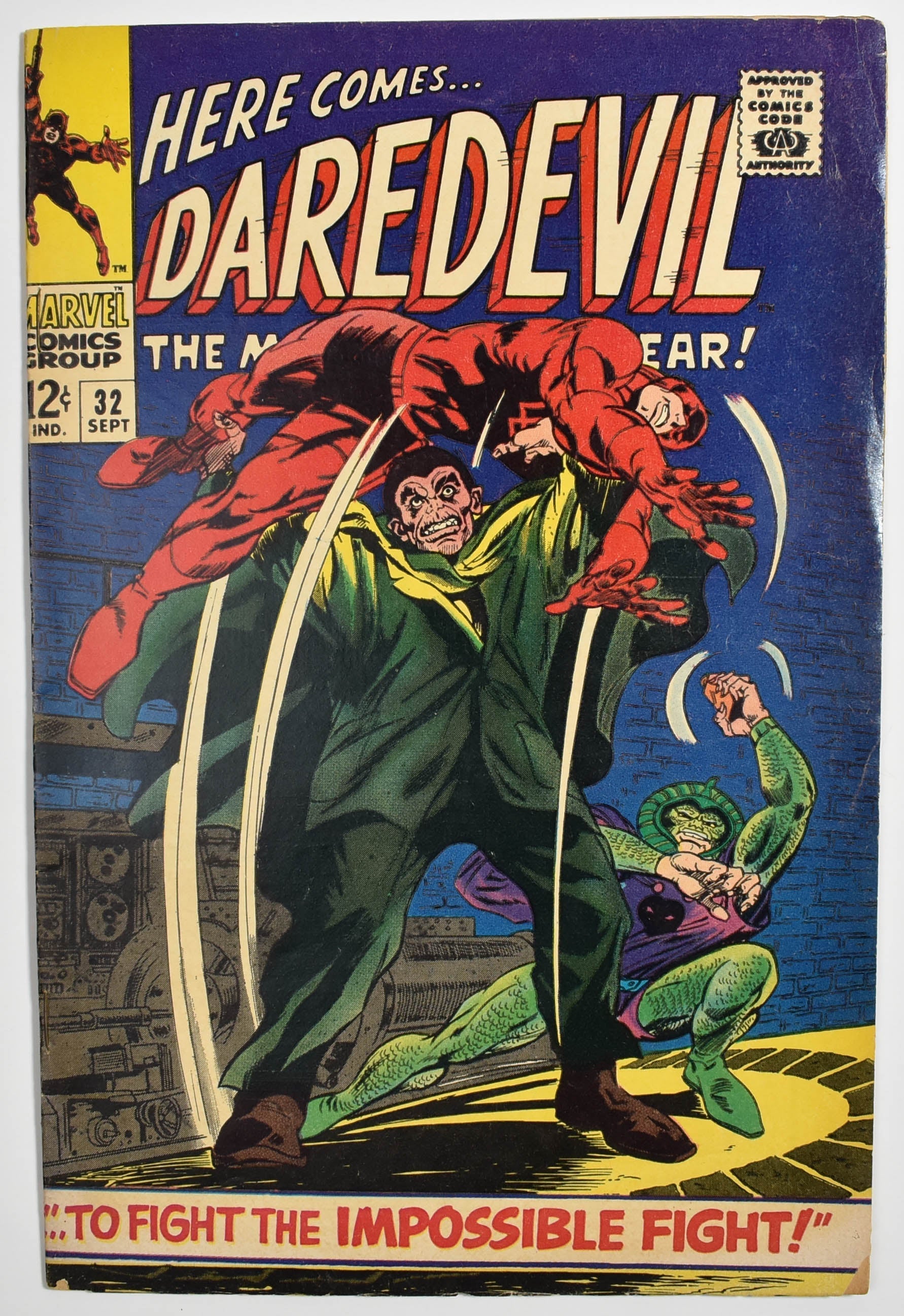 Daredevil Comic Book 32 September 1967 To fight The Impossible Fight