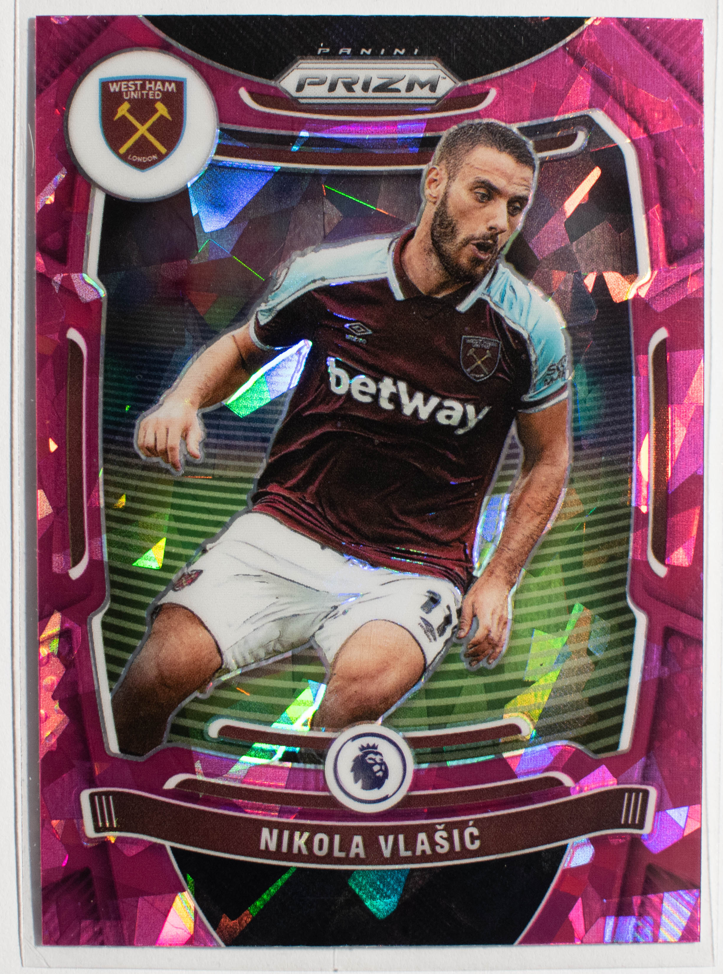 239 Nikola Vlasic Panini Prizm premier league 2021- 22 PINK Cracked ICE Prizm