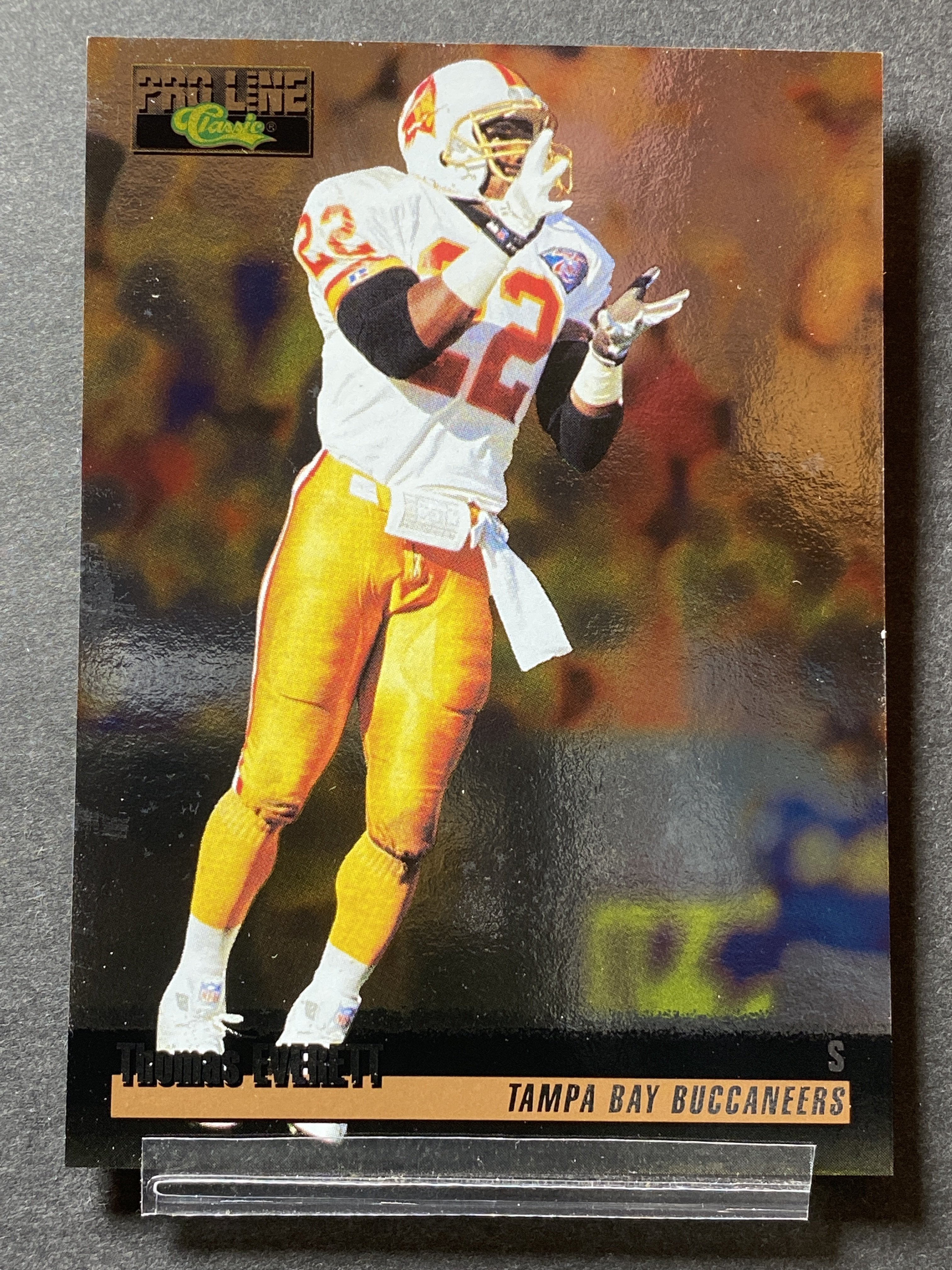 Thomas Everett 56 Pro Line Classic 1995 Football Card Tampa Bay Buccaneers