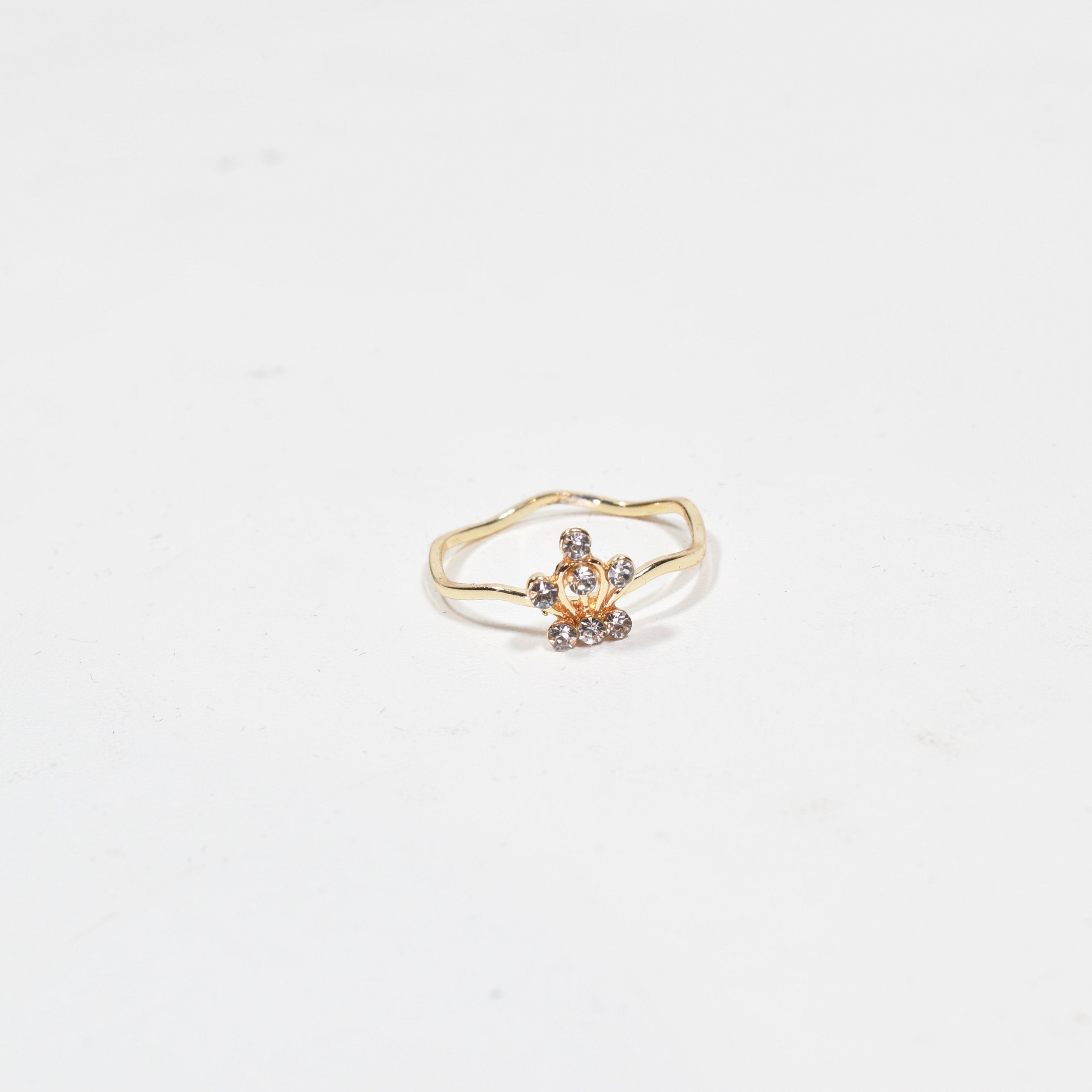 7 1/2 gold band ring crystal stone April birth stone ring used -00064