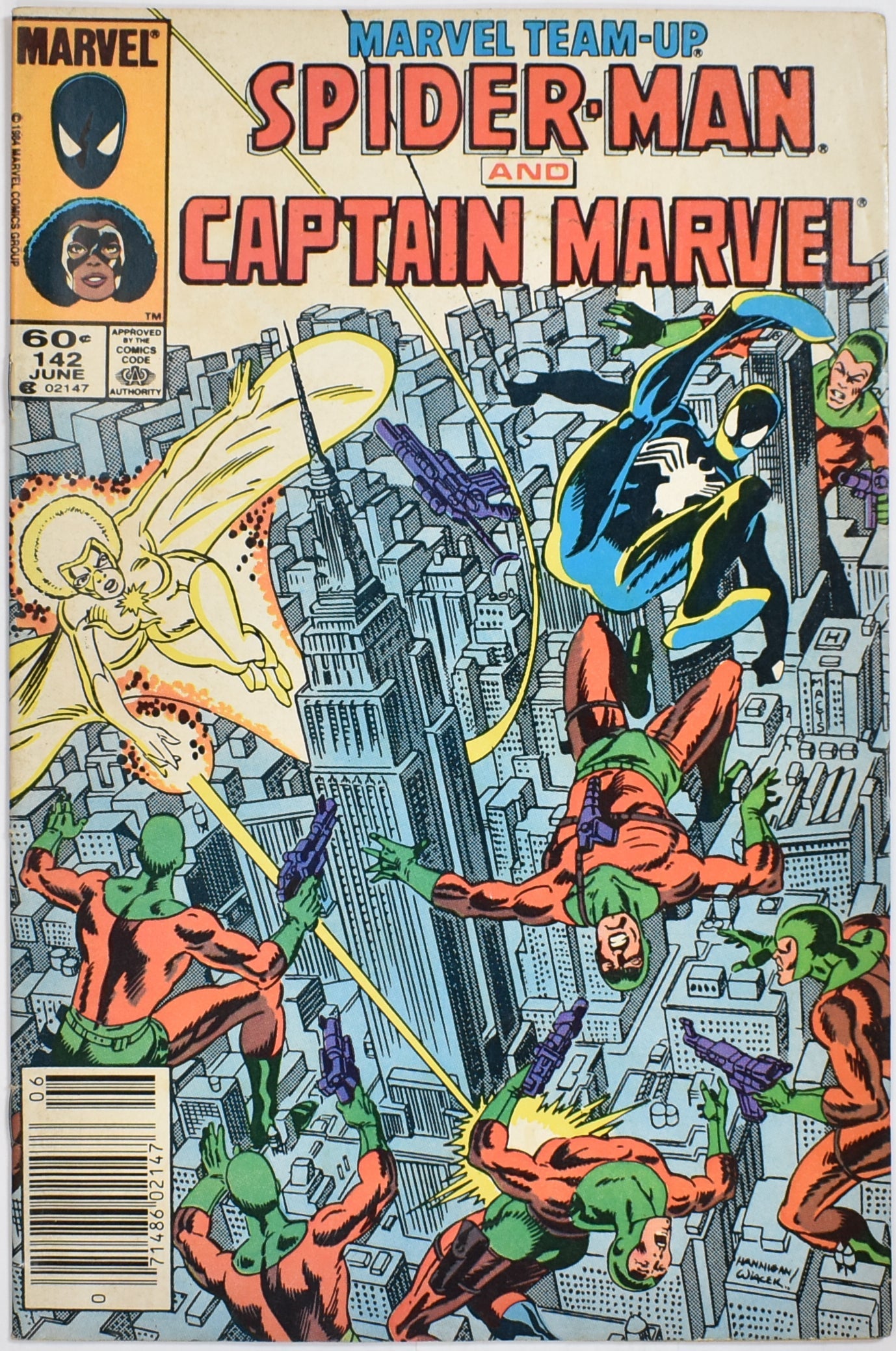 Spider Man and Captain Marvel Marvel Team Up 142 Comic Book