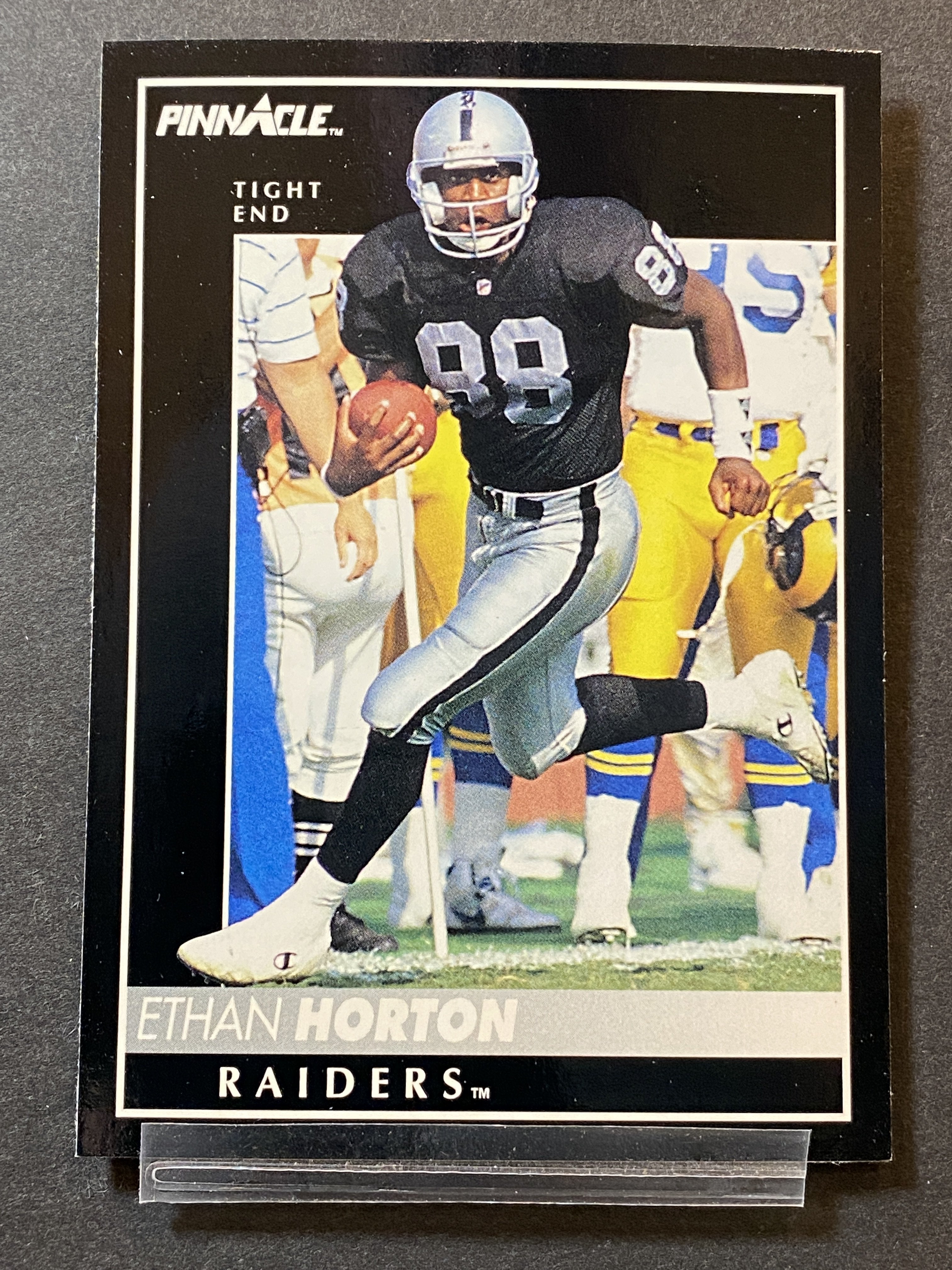 Ethan Horton 82 1992 Pinnacle Football Card Las Vegas Raiders