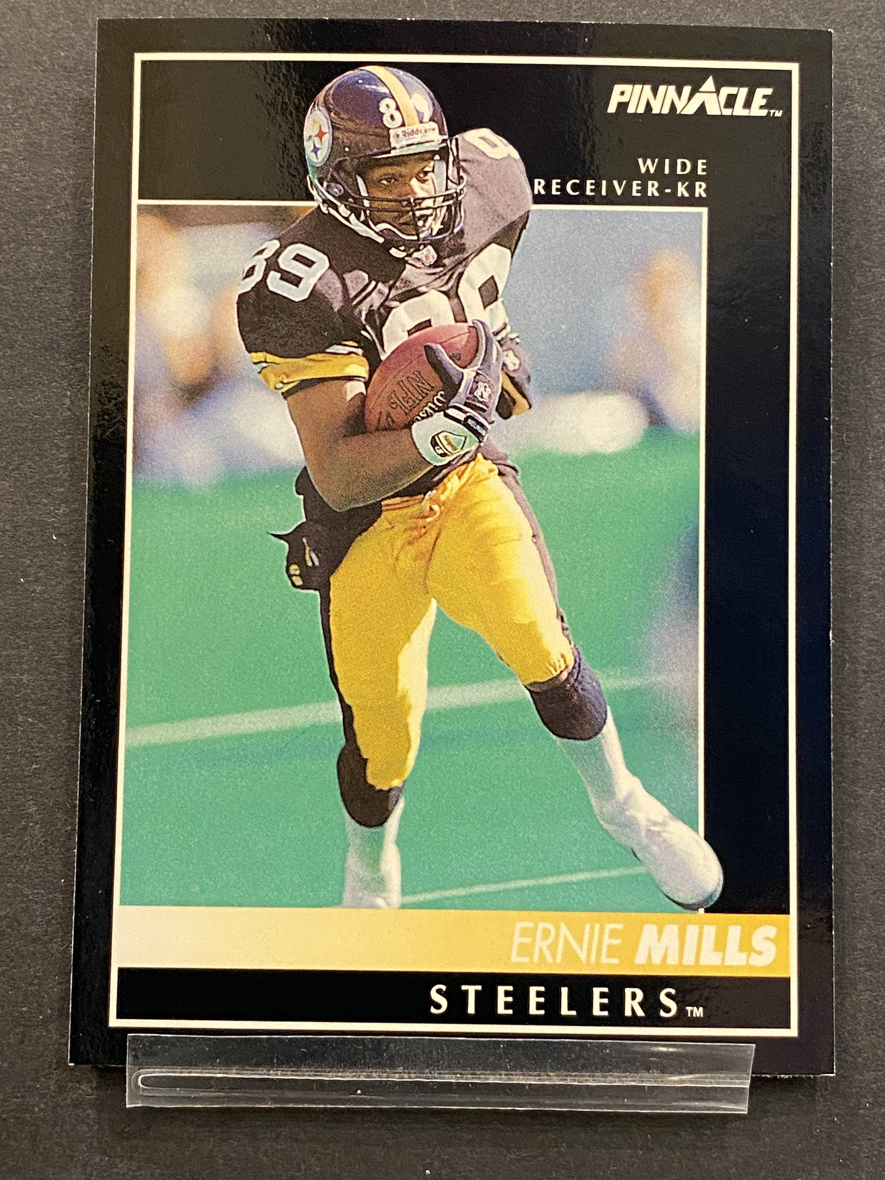 Ernie Mills Pinnacle Football Card Pittsburg Steelers