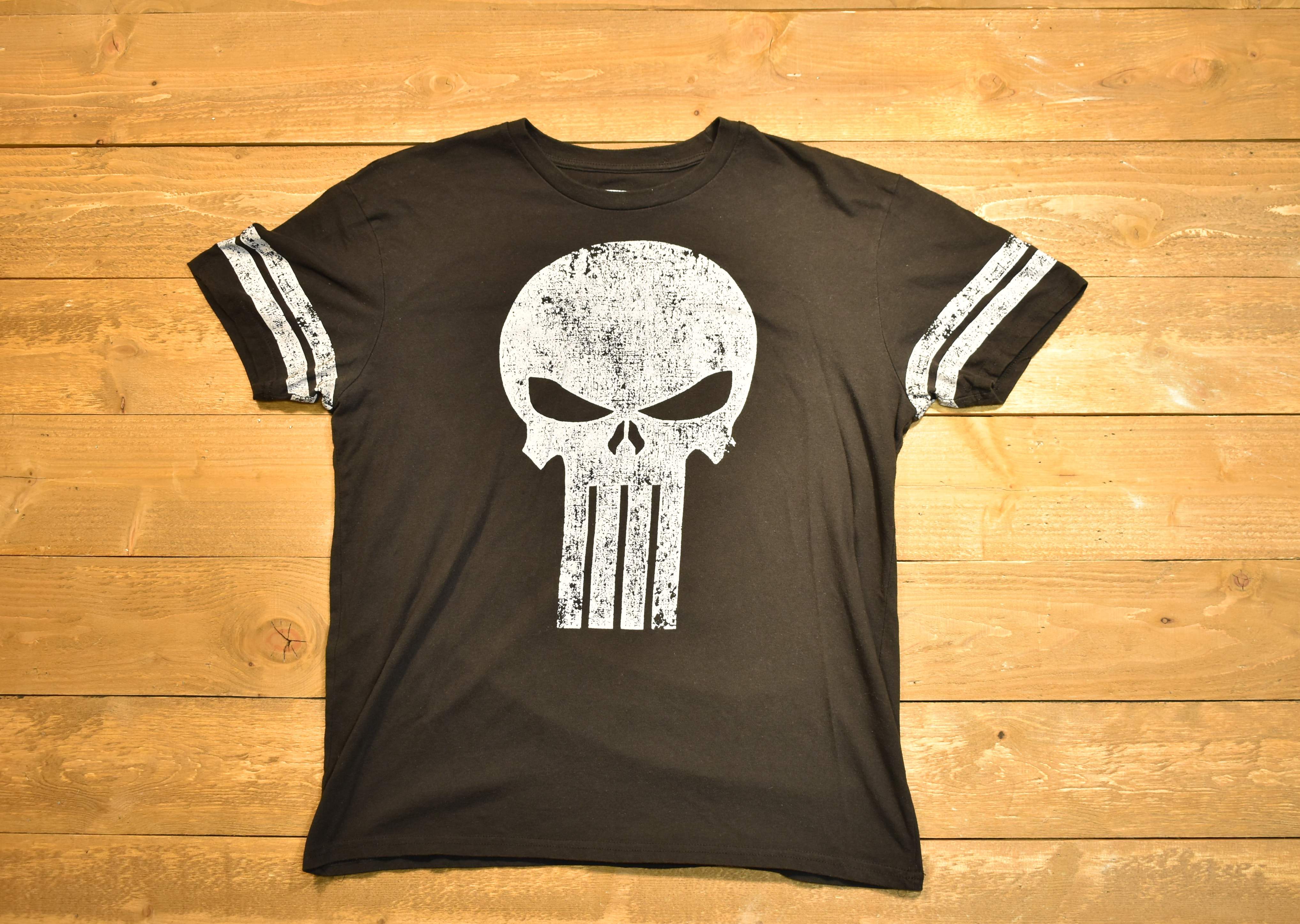 The punisher men's T-shirt XL marvel authentic used black