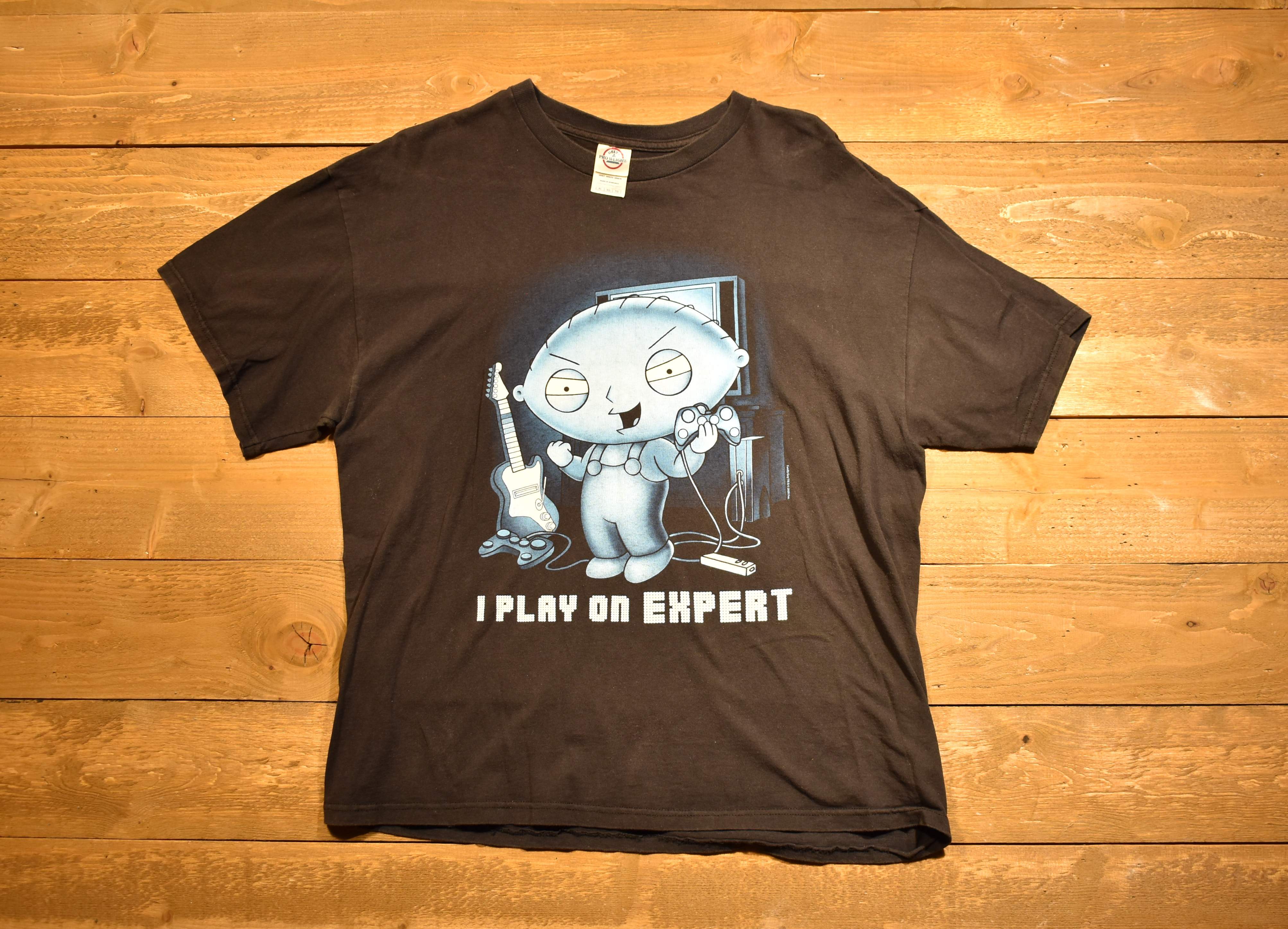 Family guy men's T-shirt XL Stewie I play on expert used