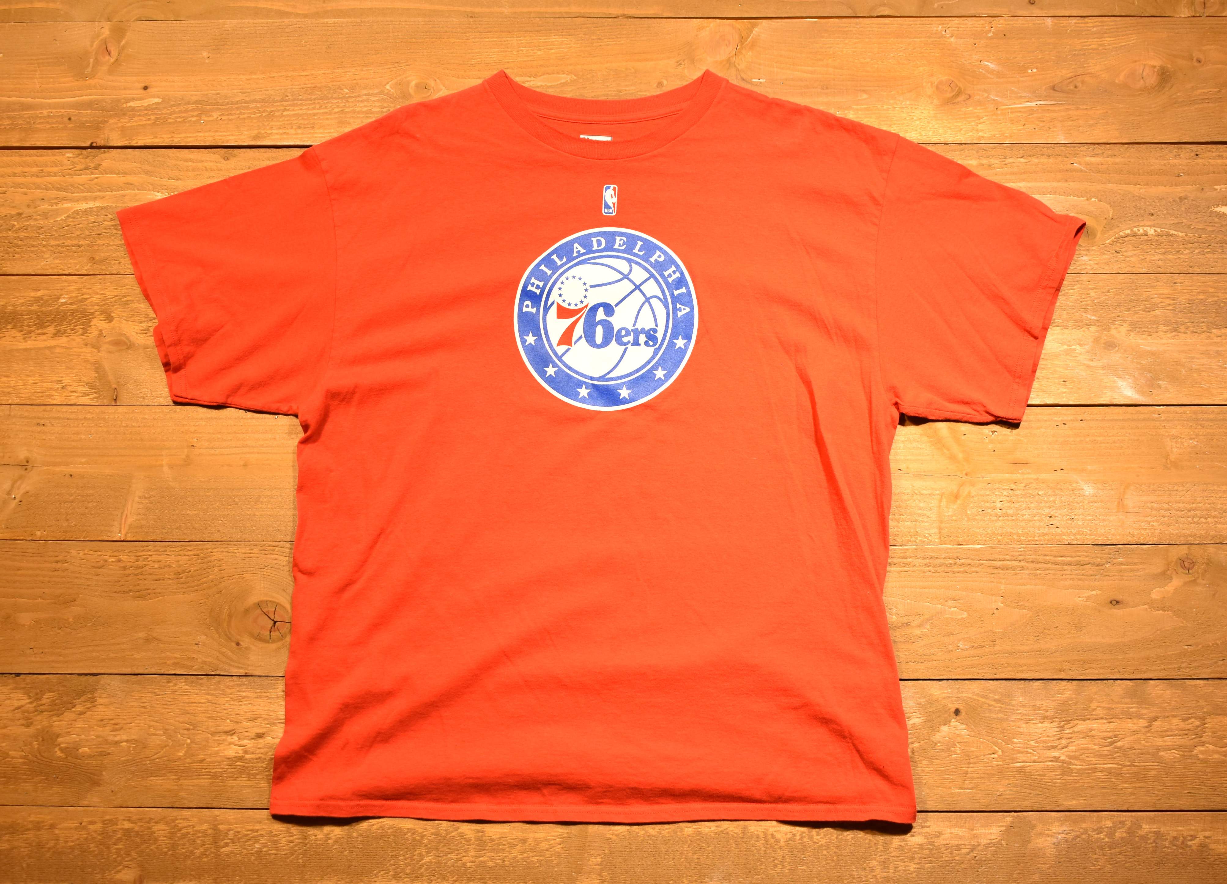 Philadelphia 76ers NBA basketball T-shirt 2XL majestic used red