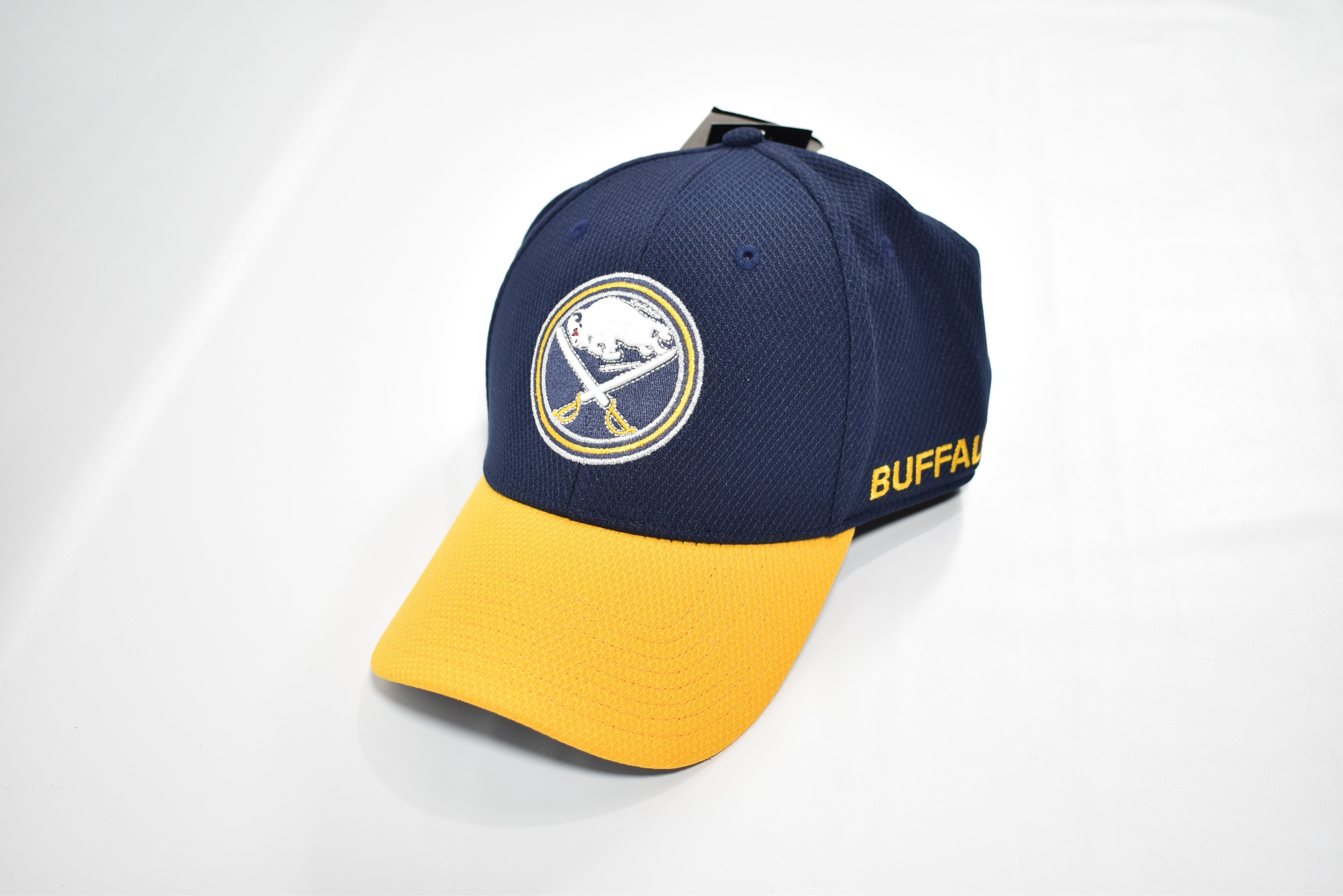 Buffalo Sabers NHL Adidas Flex Cap L / XL Blue Yellow
