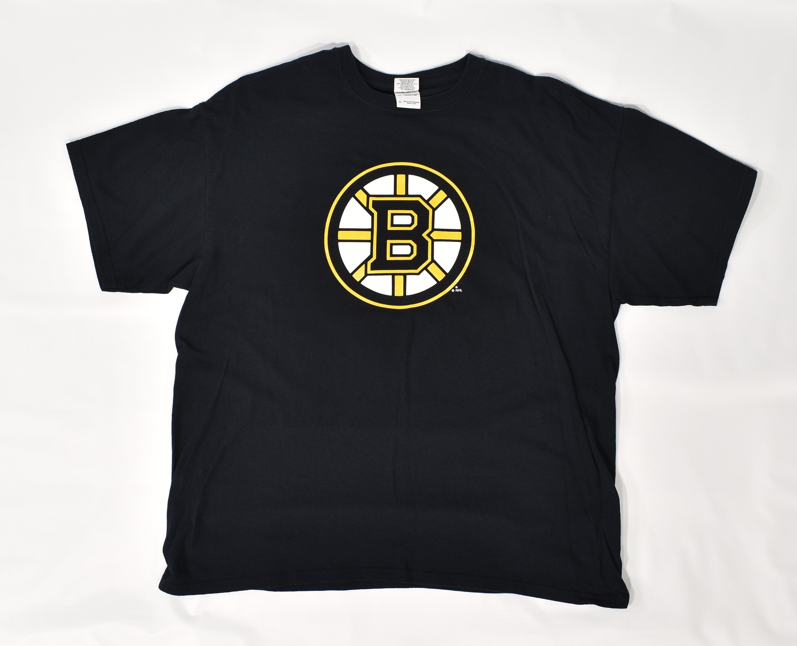 Boston Bruins Mens X Large NHL Hockey T shirt used Lucic 17 Adult
