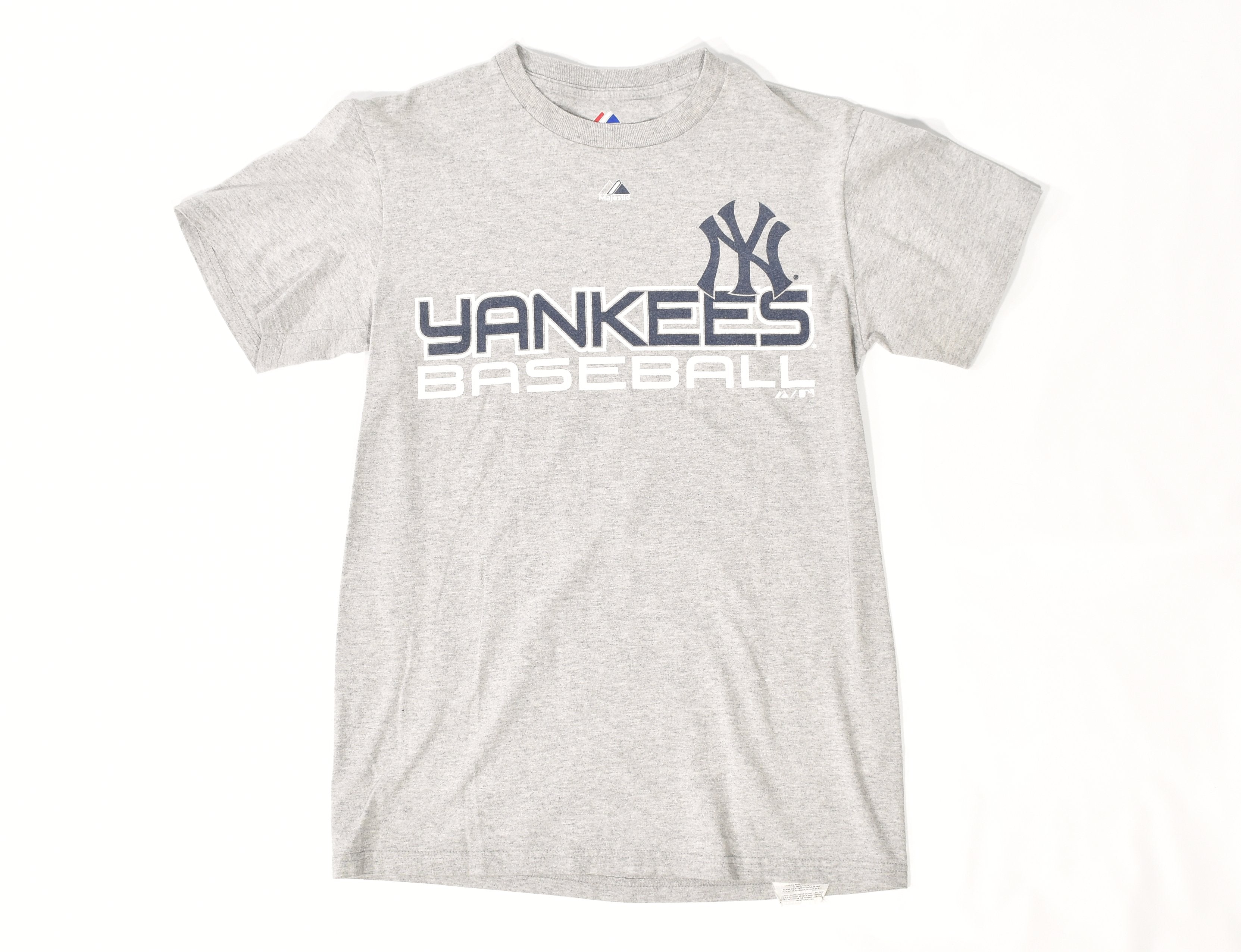 New York Yankees mens t shirt Small Used Baseball MLB Grey