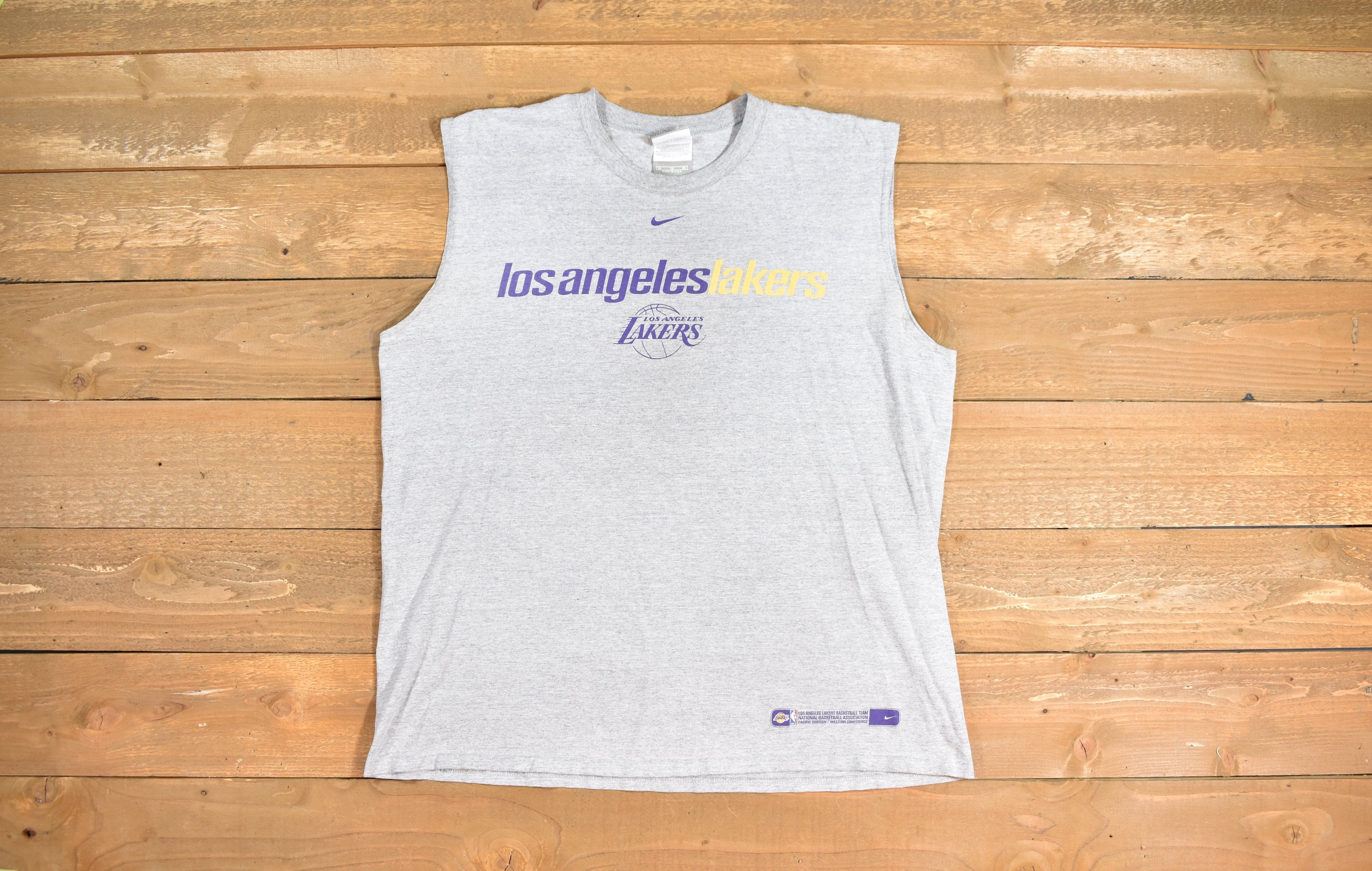 Los Angeles Lakers mens grey cut off tee XL used Authentic Nike team