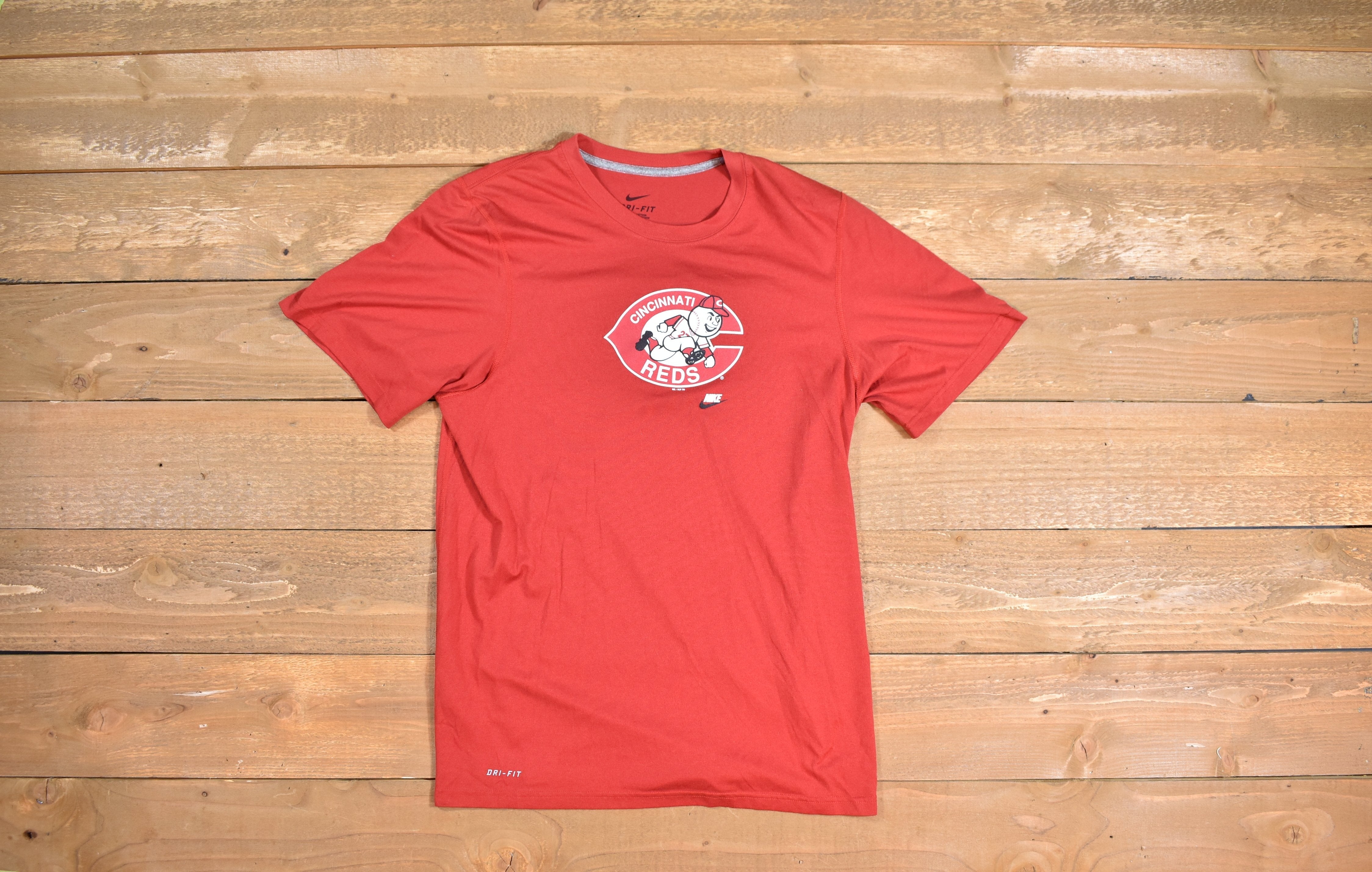 Cincinnati Red mens t shirt Baseball MLB Authentic Used Small Dry Fit
