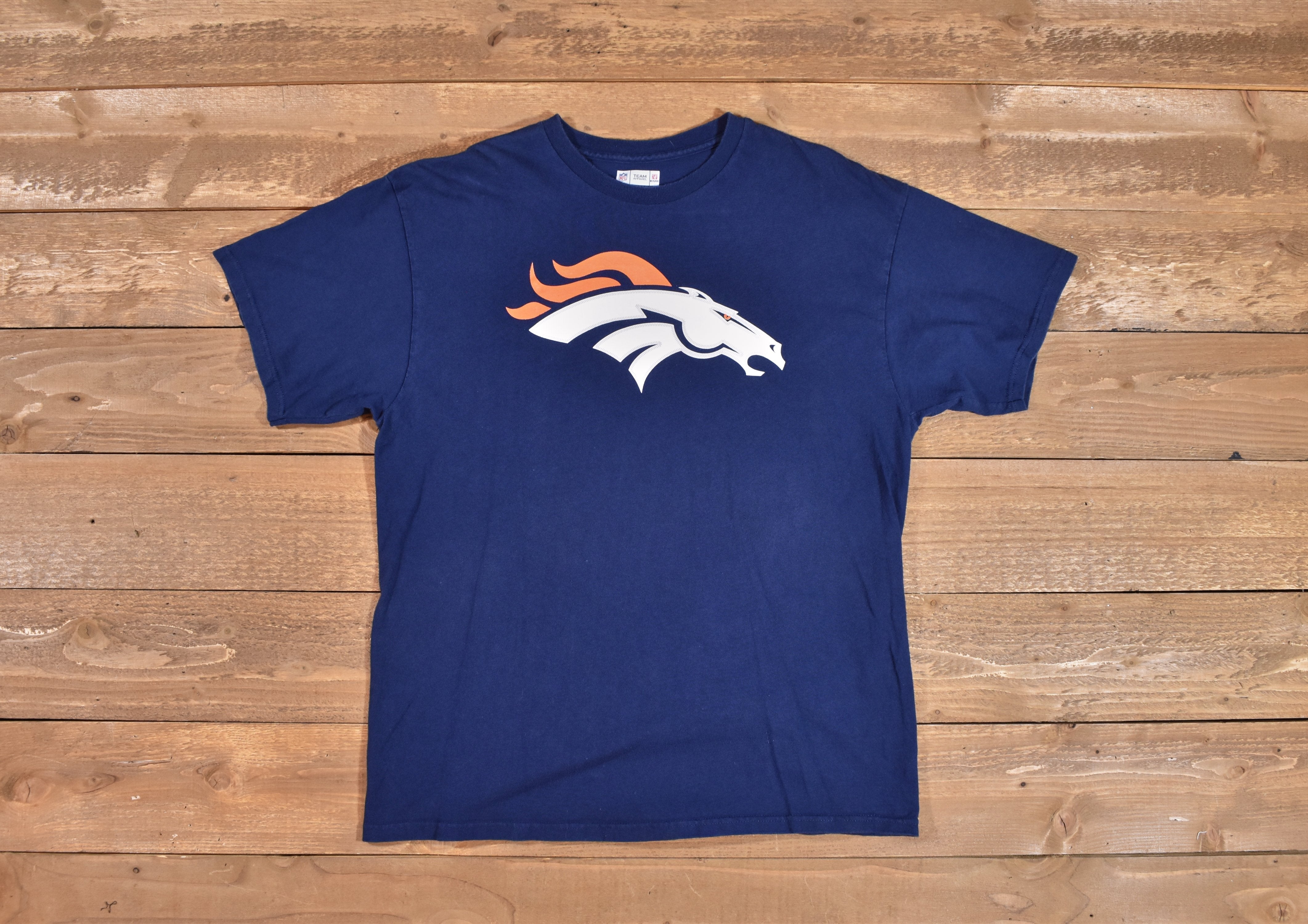 Broncos T-shirt mens NFL Football Tee XL Used Team Apparel XL Manning 18