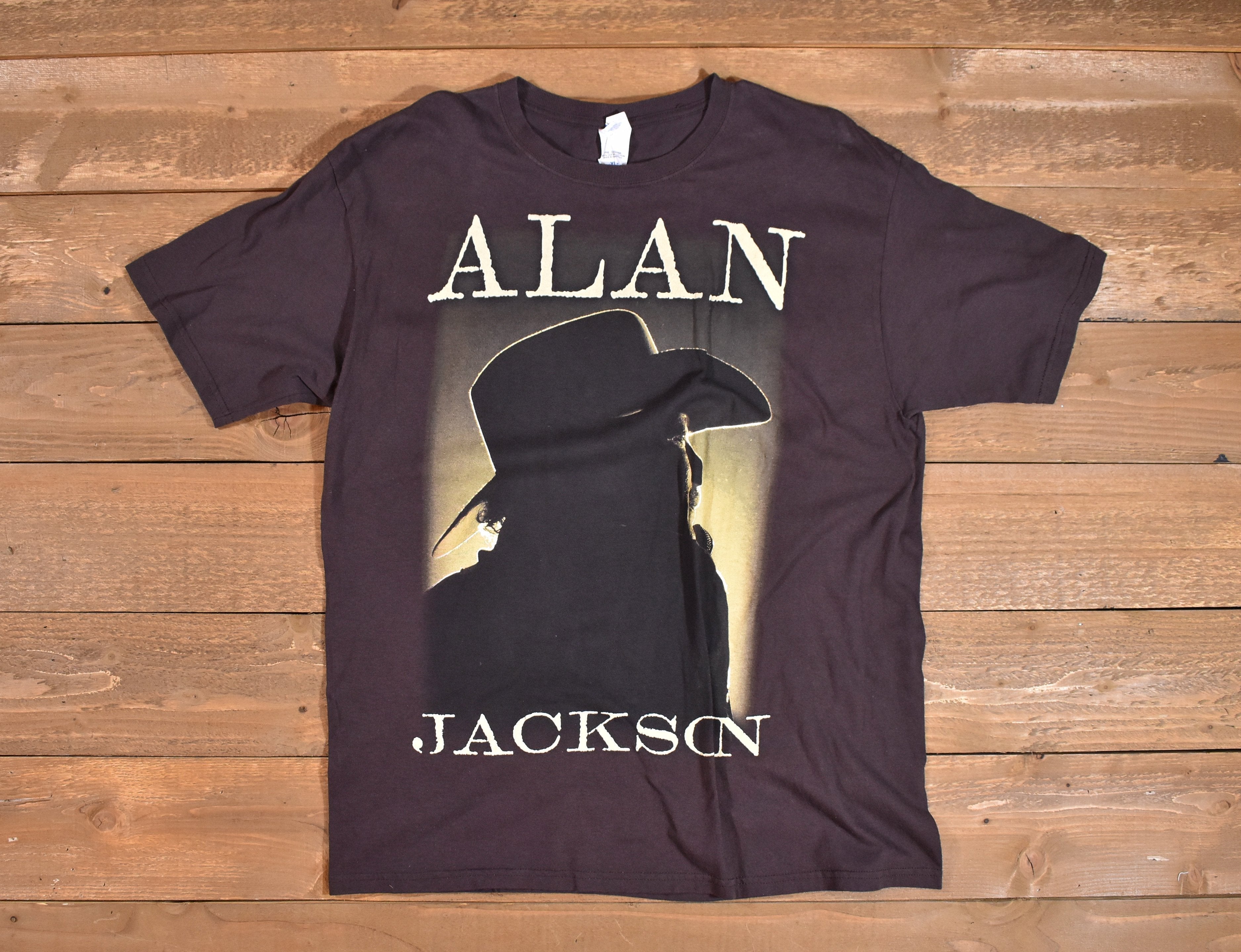 Alan Jackson XL Brown Authentic Country Artist T shirt Music Tee Used