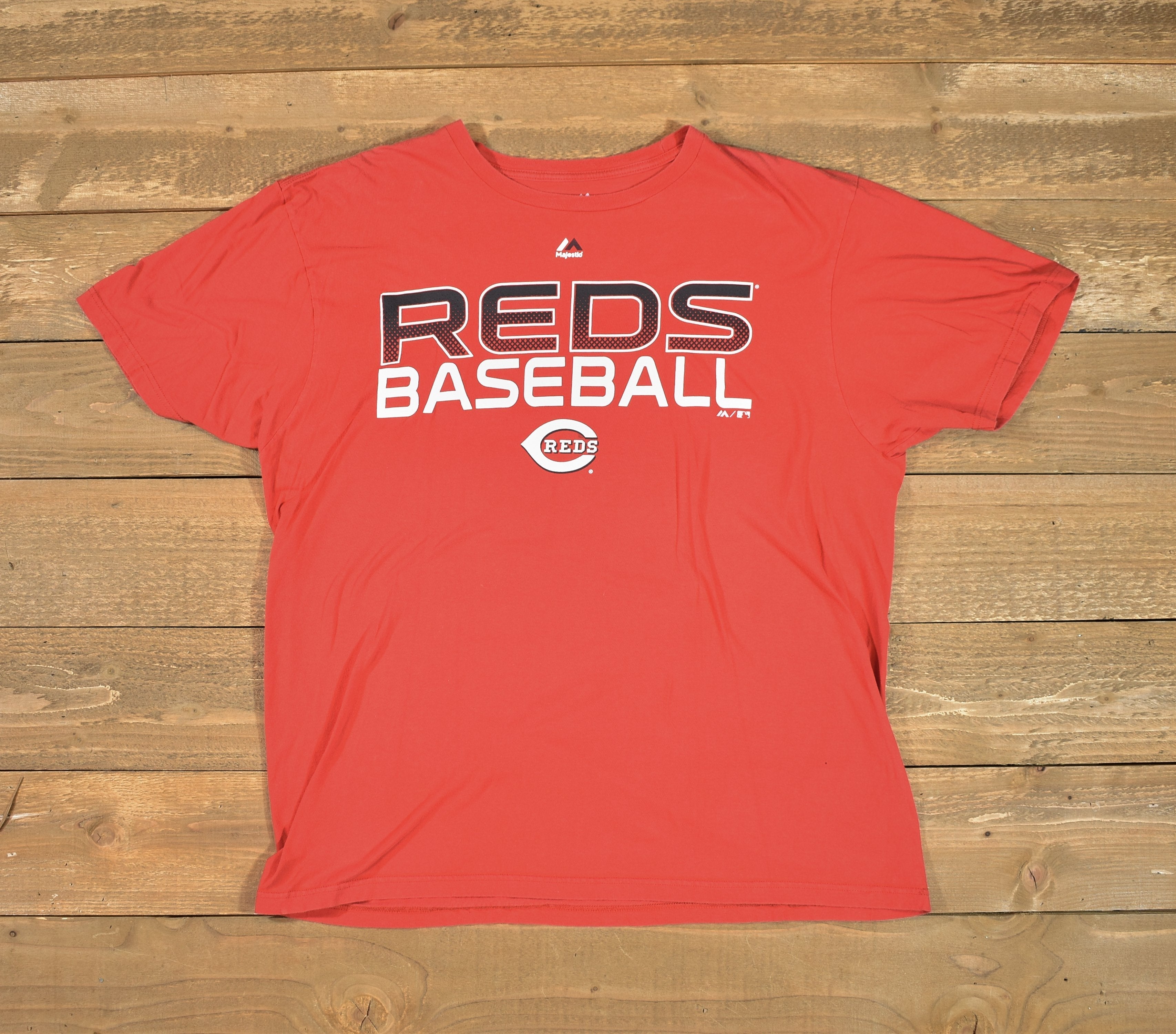 Cincinnati Reds MLB Baseball Team t-shirt 2XL Authentic Majestic triple peak used Shirt