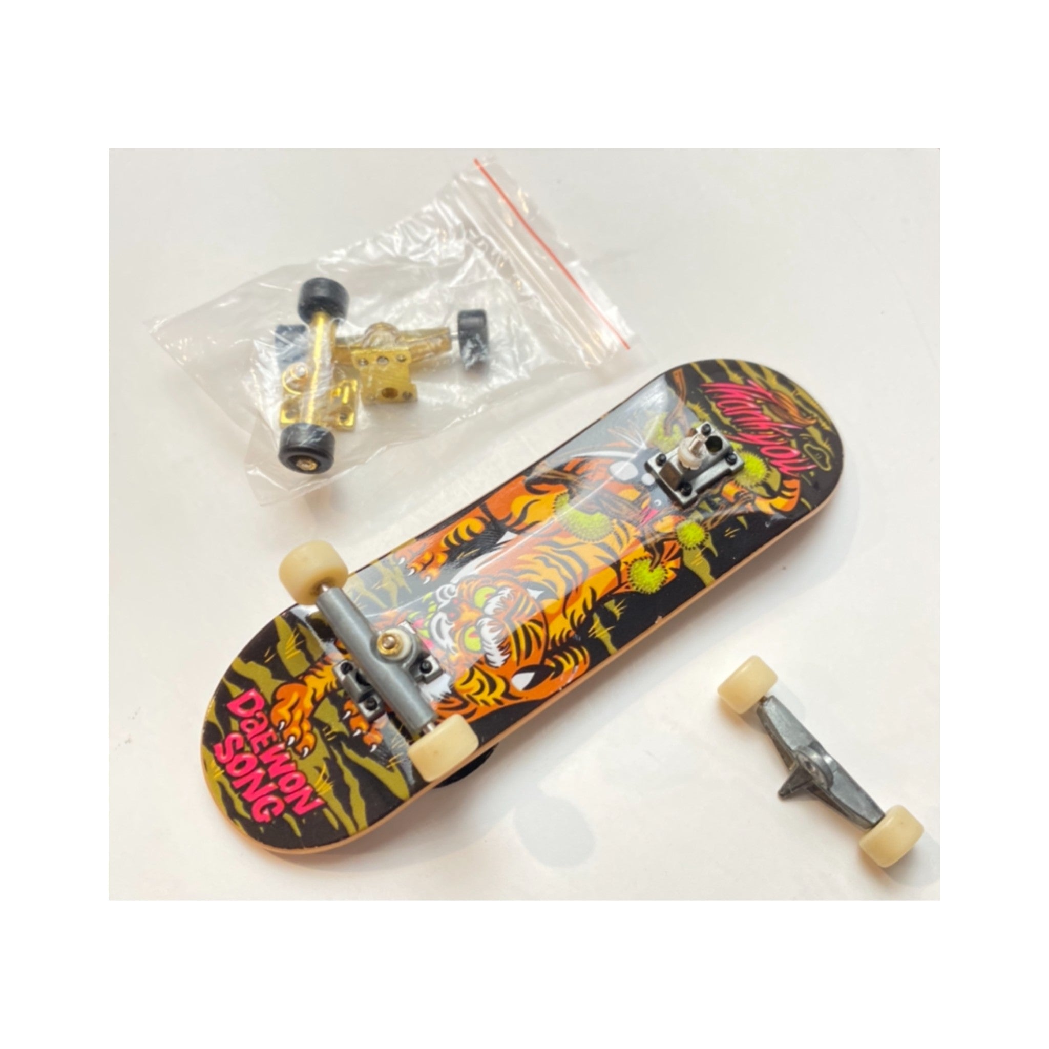 Tech Deck Thank You Spin Master Used Finger Board & Ultra Rare Gold Trucks 2016