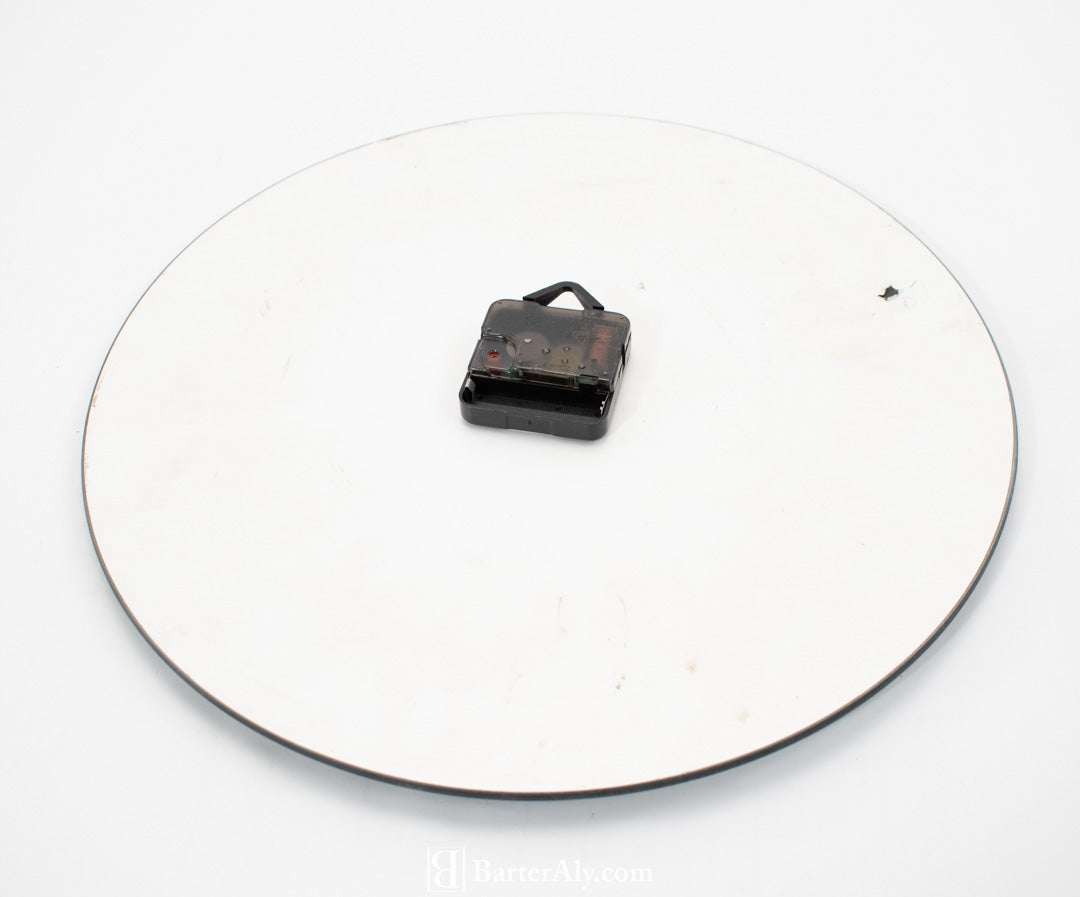 Tube Tobacco Gambler Wall Clock Used