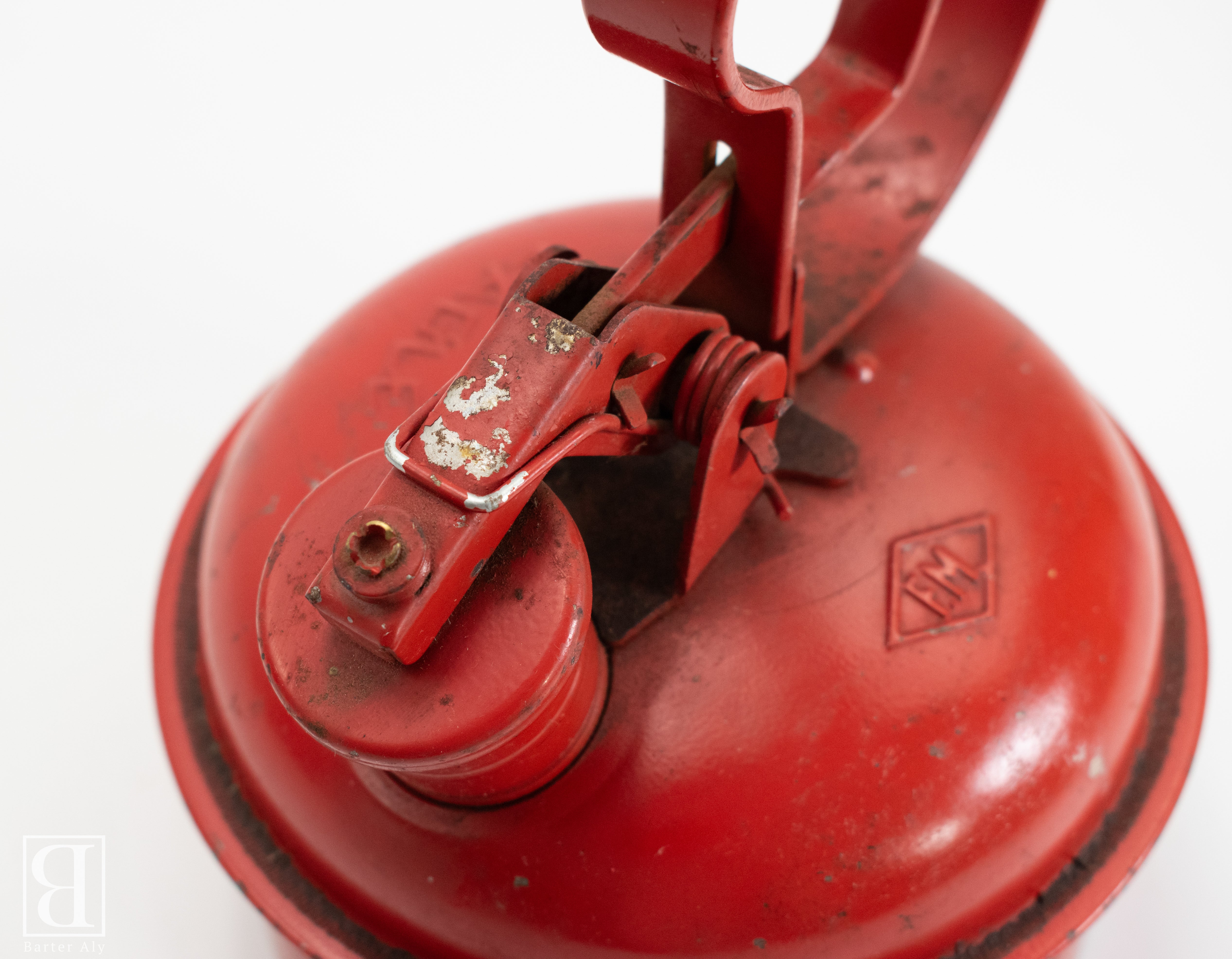 Vintage Eagle Steel Safety Gas Can 1/4 US Gallon & Mini Oil Pump Can Red