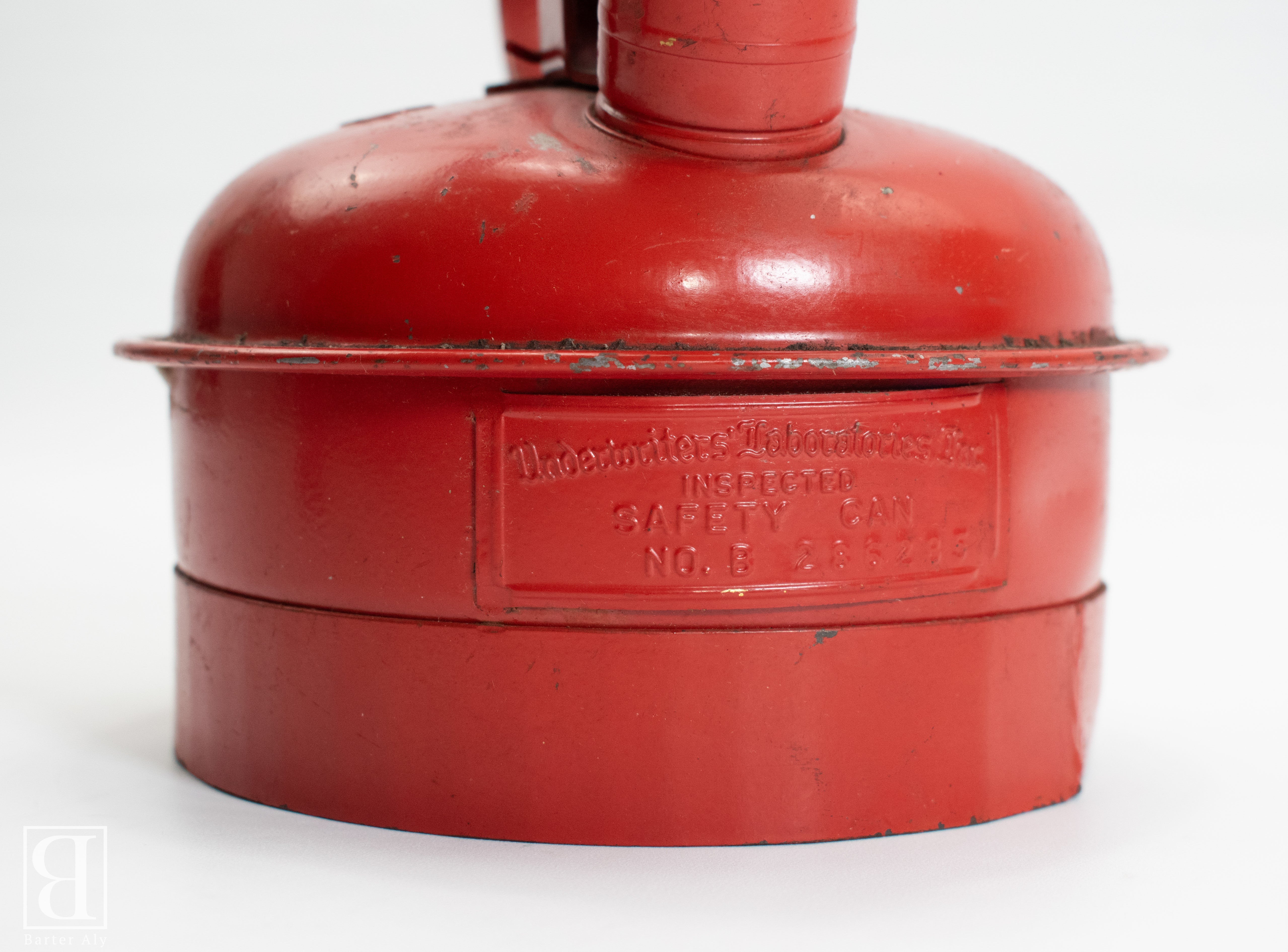 Vintage Eagle Steel Safety Gas Can 1/4 US Gallon & Mini Oil Pump Can Red