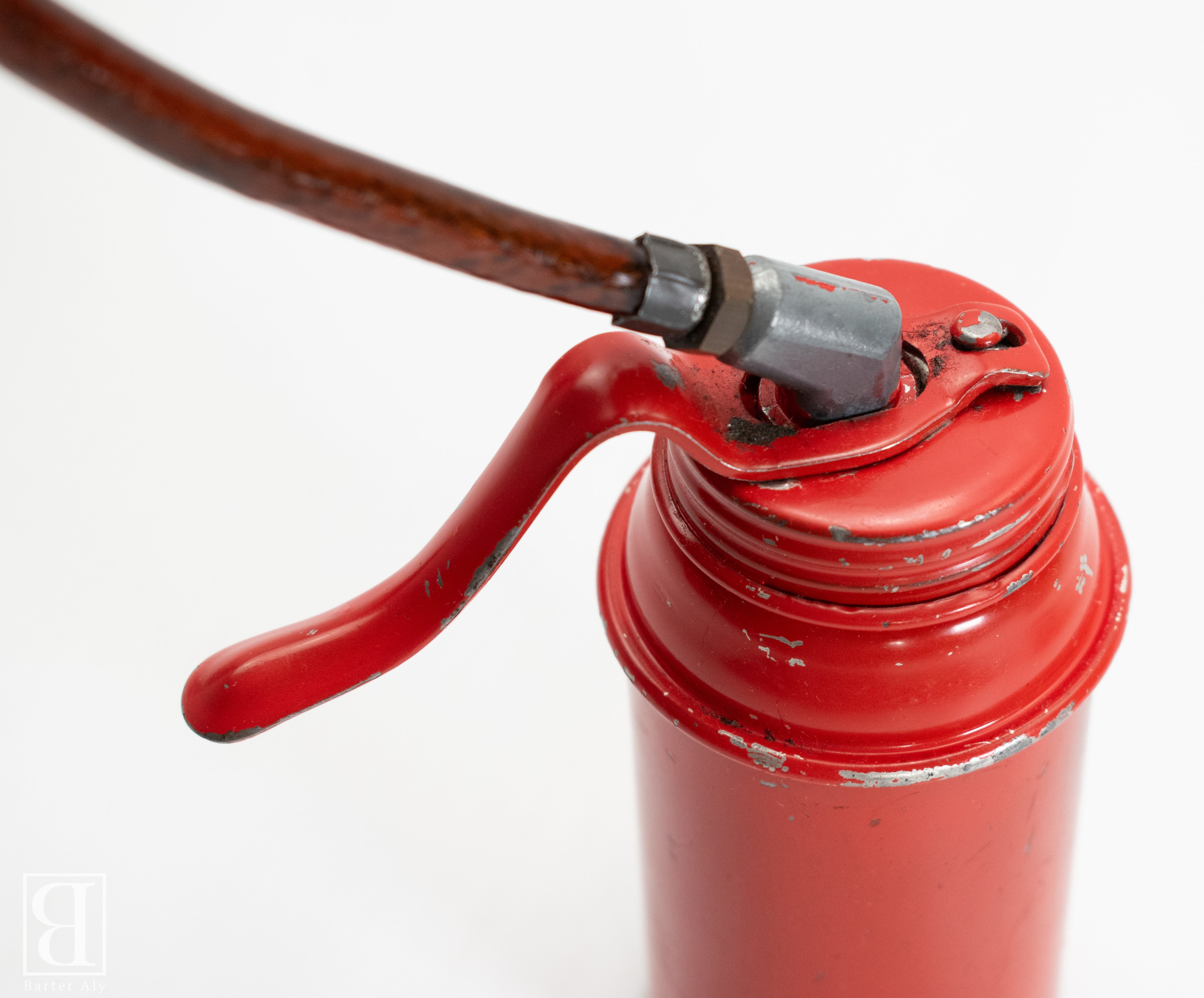 Vintage Eagle Steel Safety Gas Can 1/4 US Gallon & Mini Oil Pump Can Red