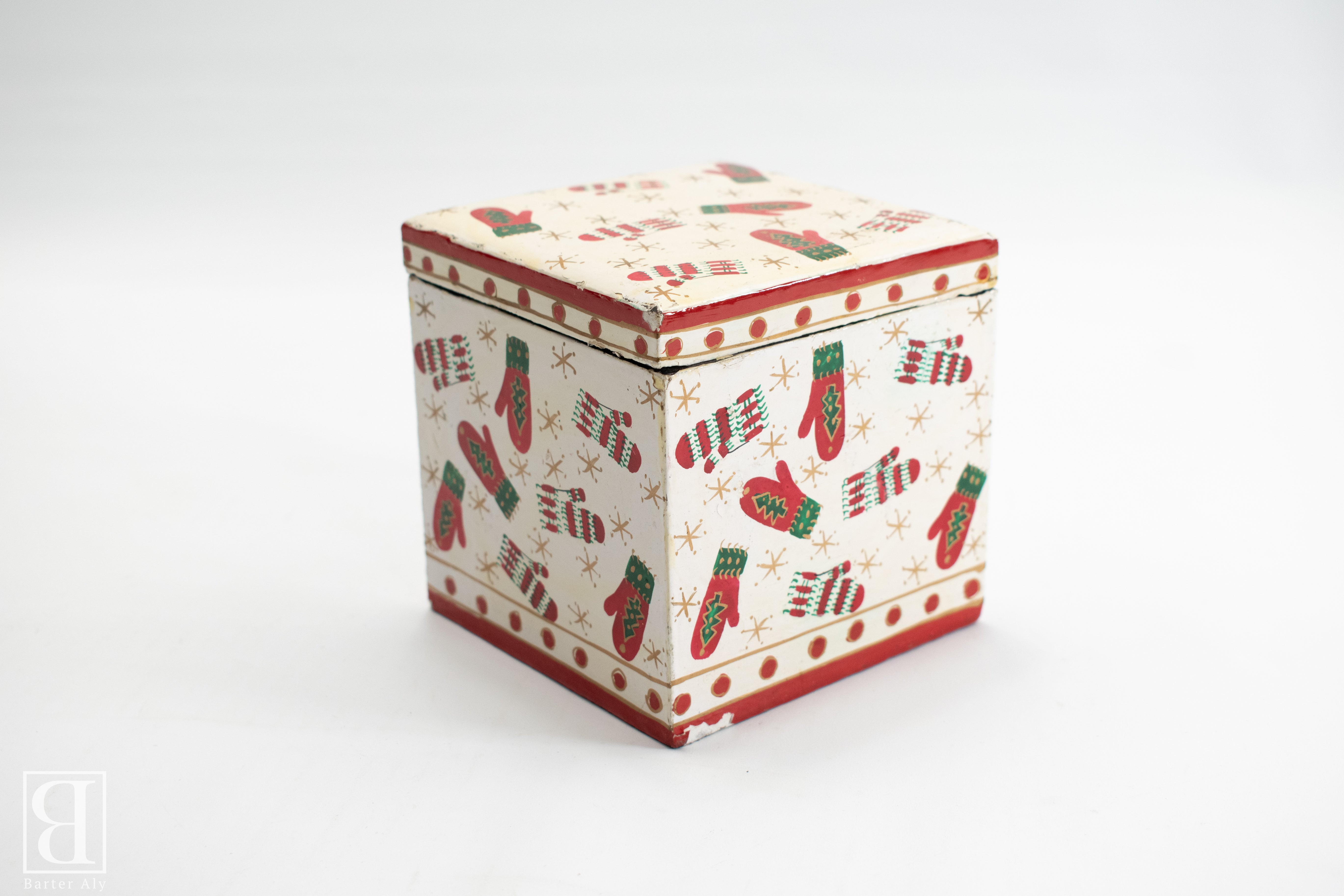 Christmas Collectible Decor Box 4 x 4 Box Holiday Keep Sake Box used