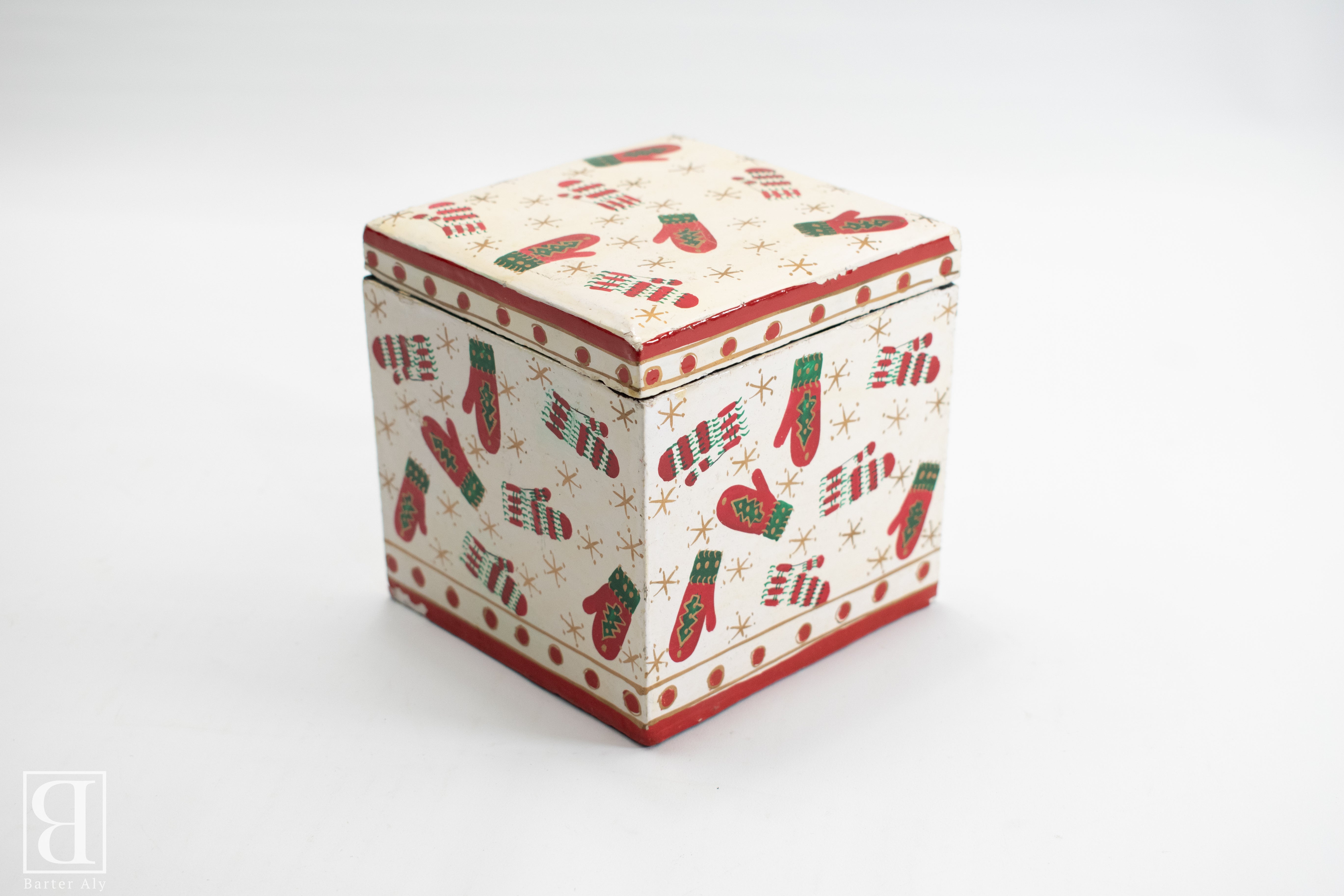 Christmas Collectible Decor Box 4 x 4 Box Holiday Keep Sake Box used