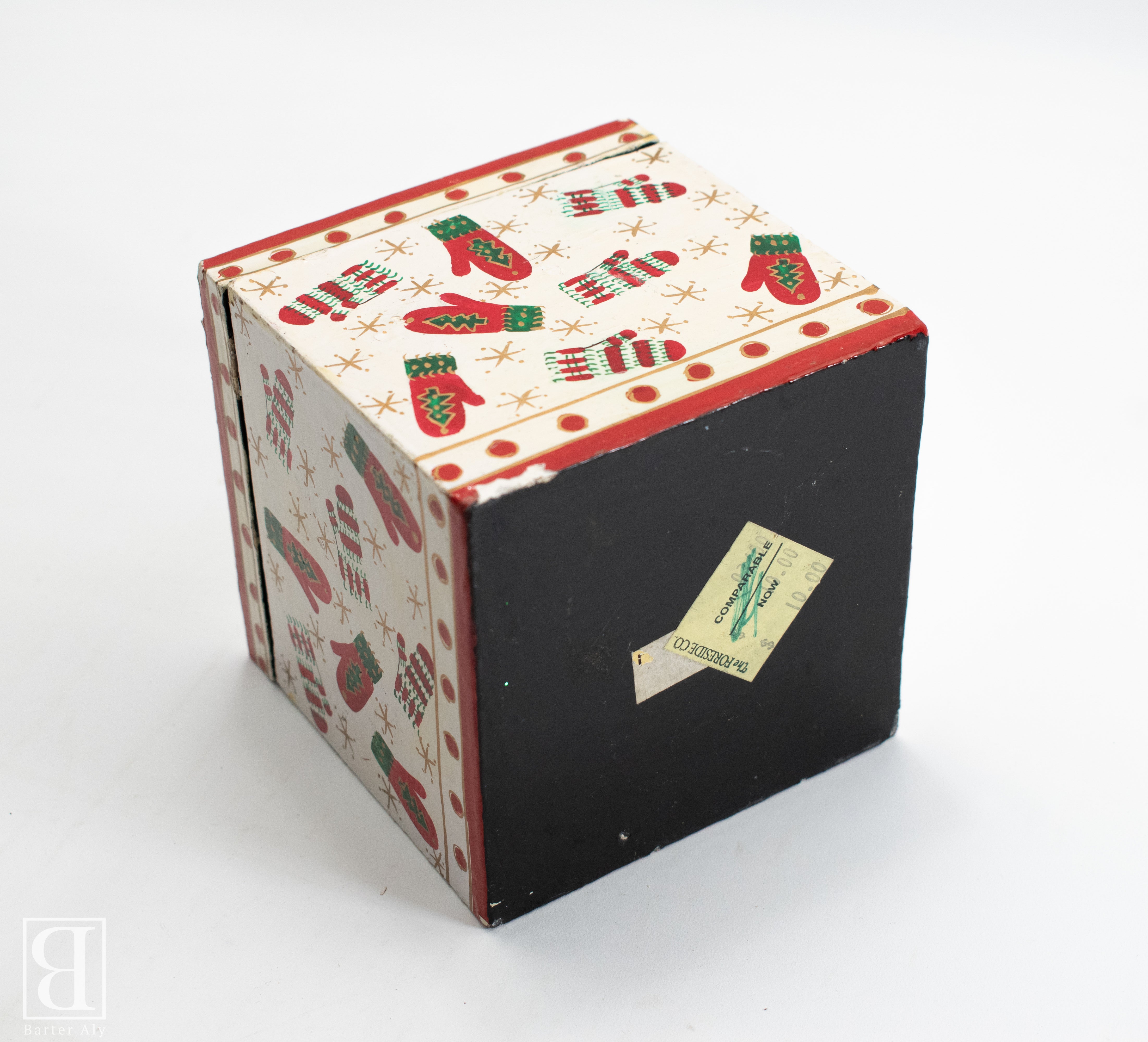 Christmas Collectible Decor Box 4 x 4 Box Holiday Keep Sake Box used