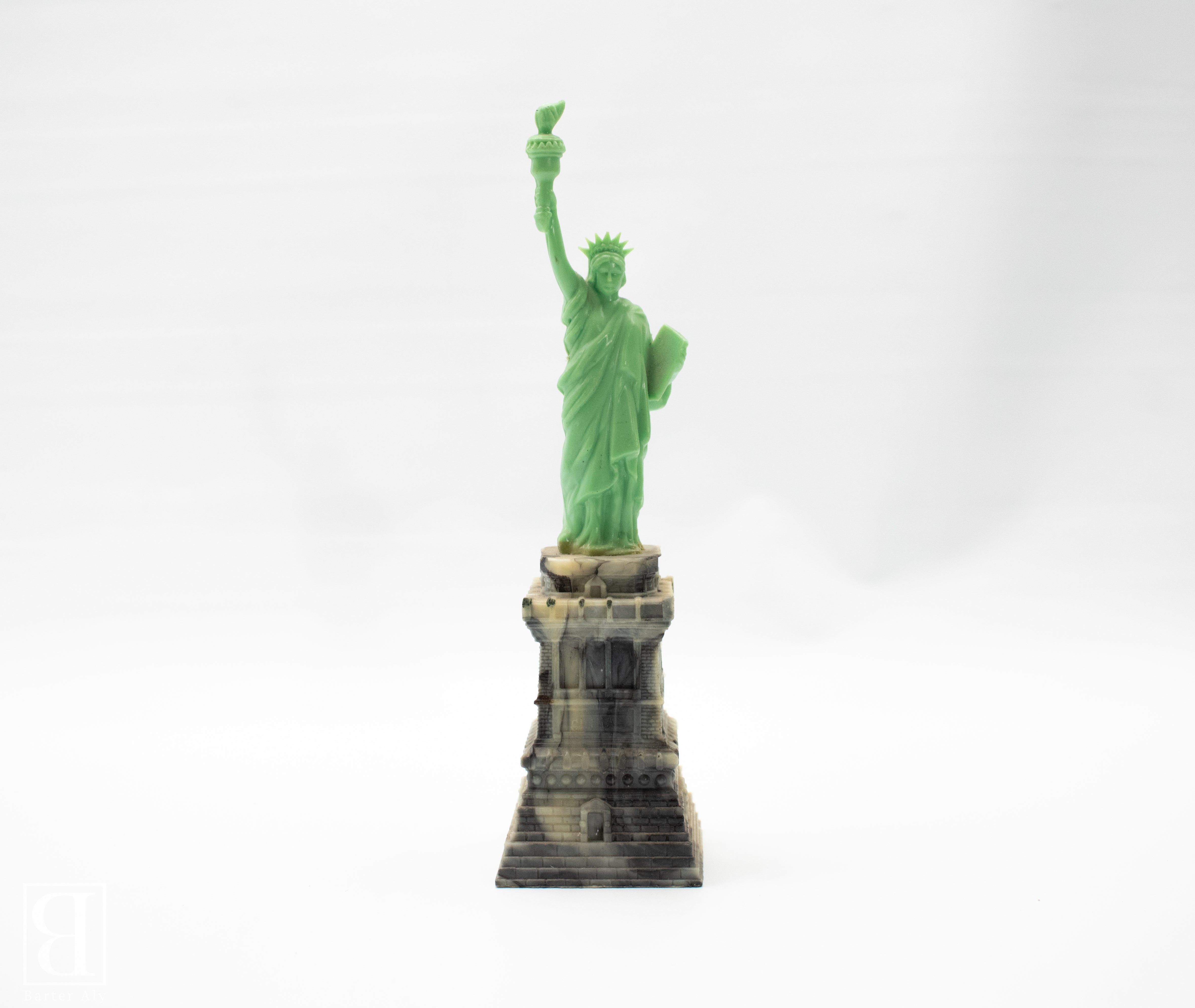 Collectible Statue of Liberty Plastic Figurine Used Statue Green 9 x 2 New York Suvenour
