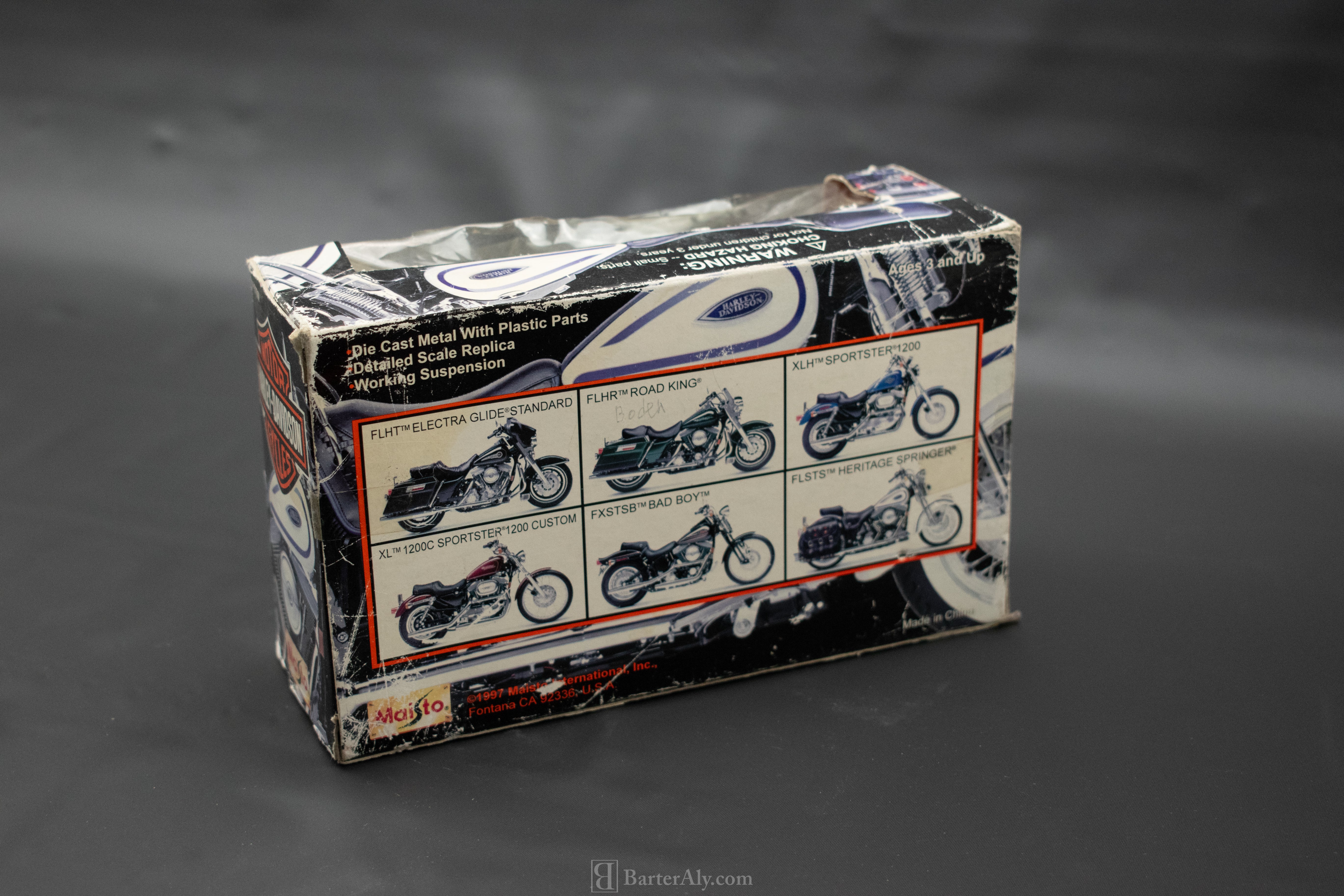 Harley Davidson Motor Cycle 1.18 Scale Maisto Authentic Die Cast Toy Bike 1997