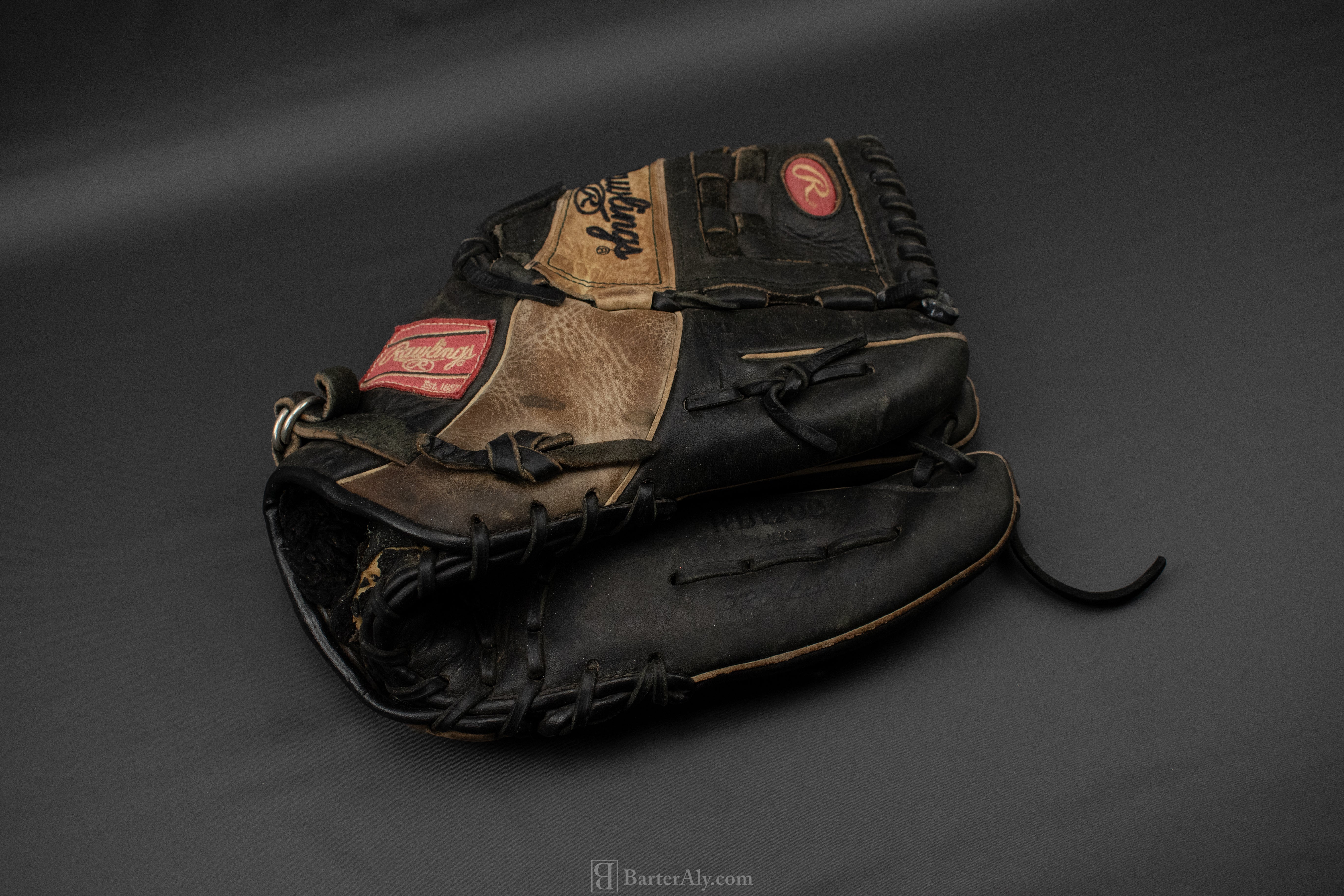 Rawlings Baseball Glove Adult Right Hand Black Brown Leather 12in RB1200