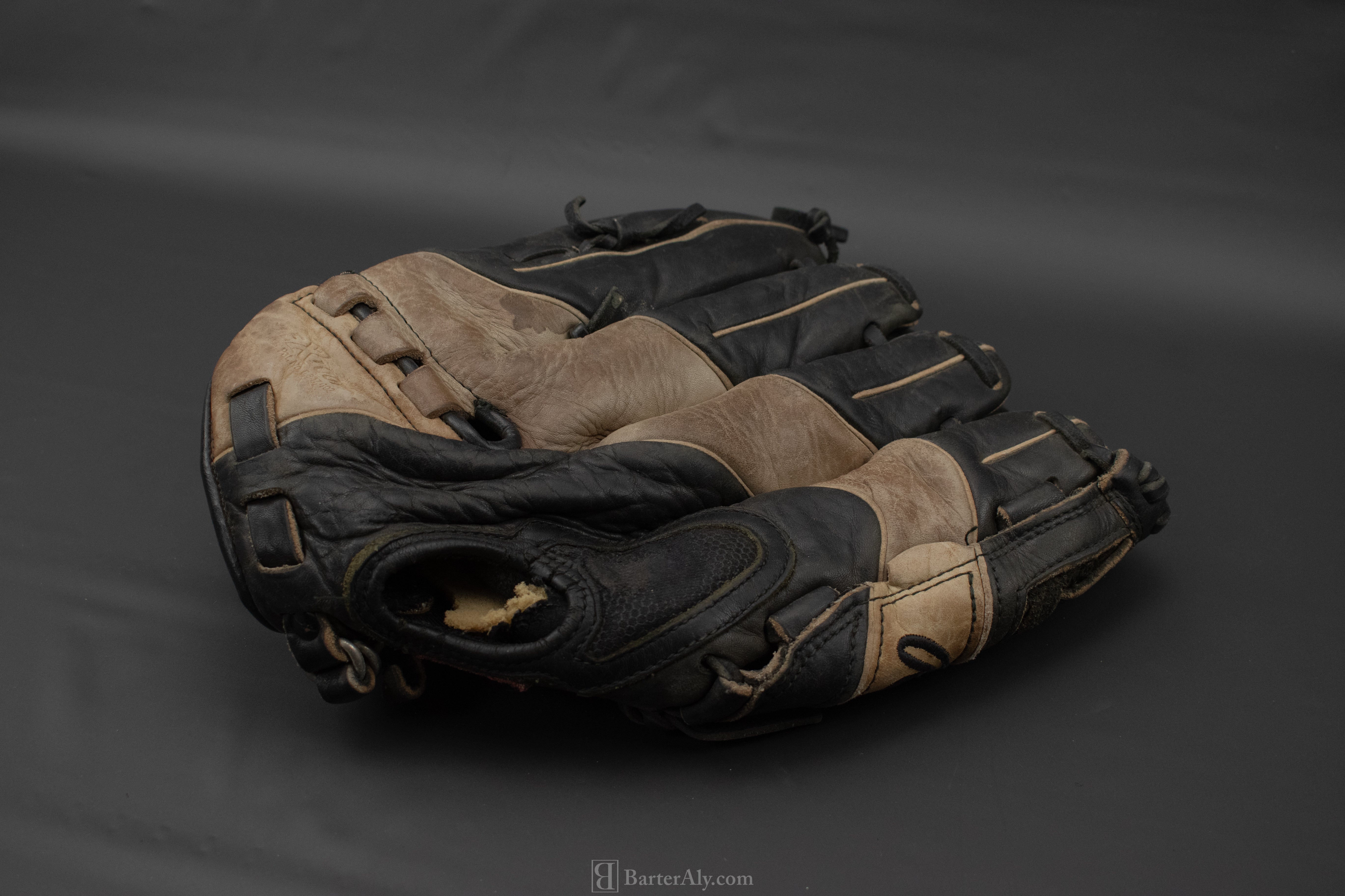 Rawlings Baseball Glove Adult Right Hand Black Brown Leather 12in RB1200