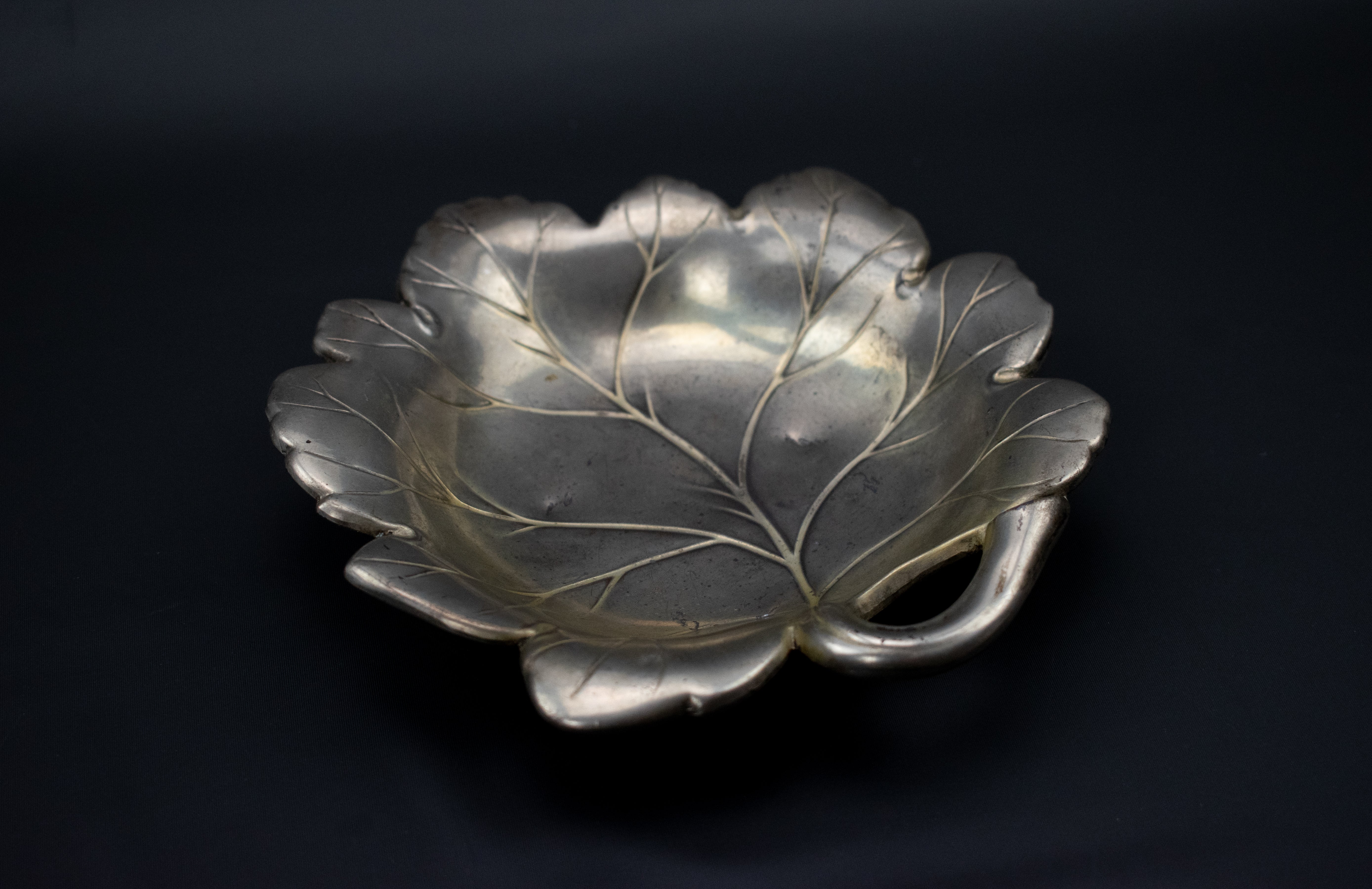 Ashtray Vintage Leaf 5 inch Silver Used Made in Japan Metal Decorative Ashtray Used